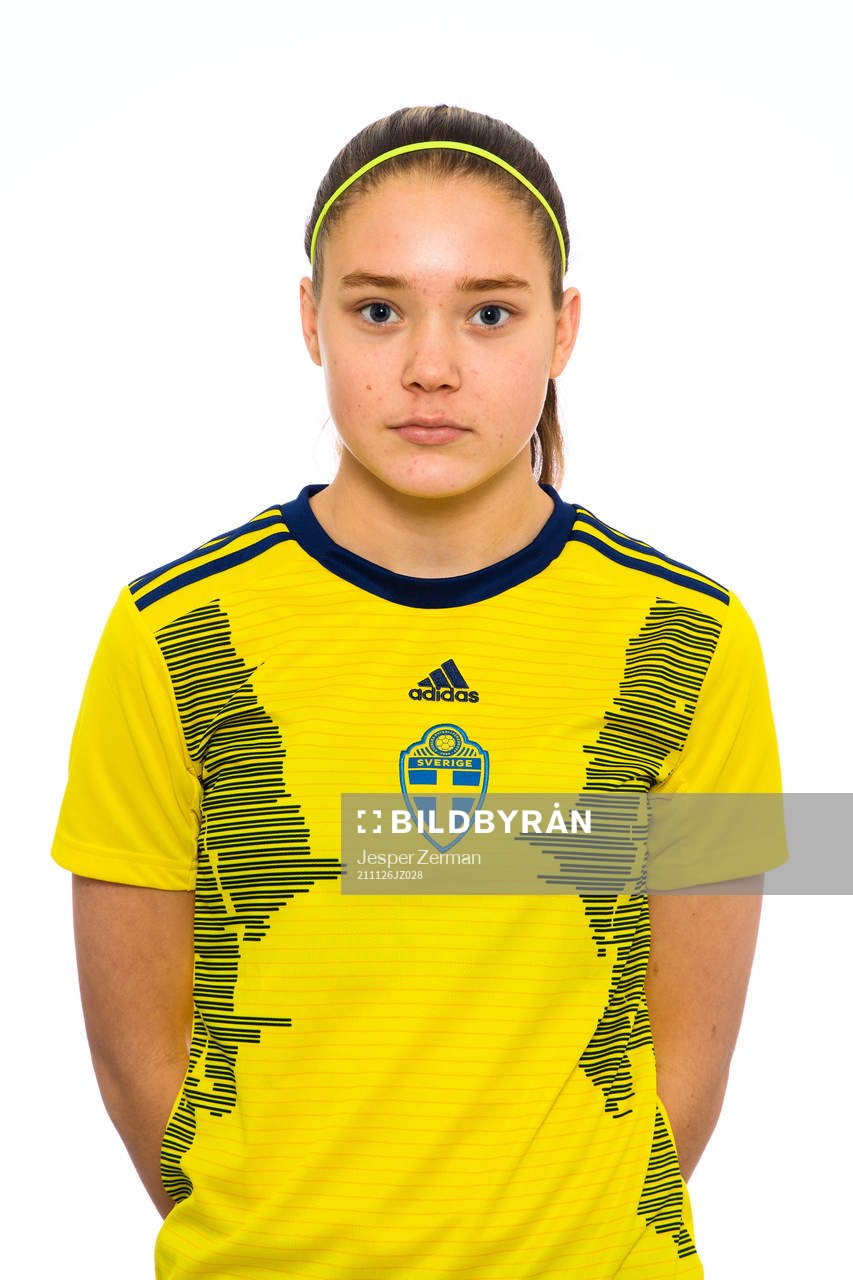Tuva Ölvestad i F16-landslaget