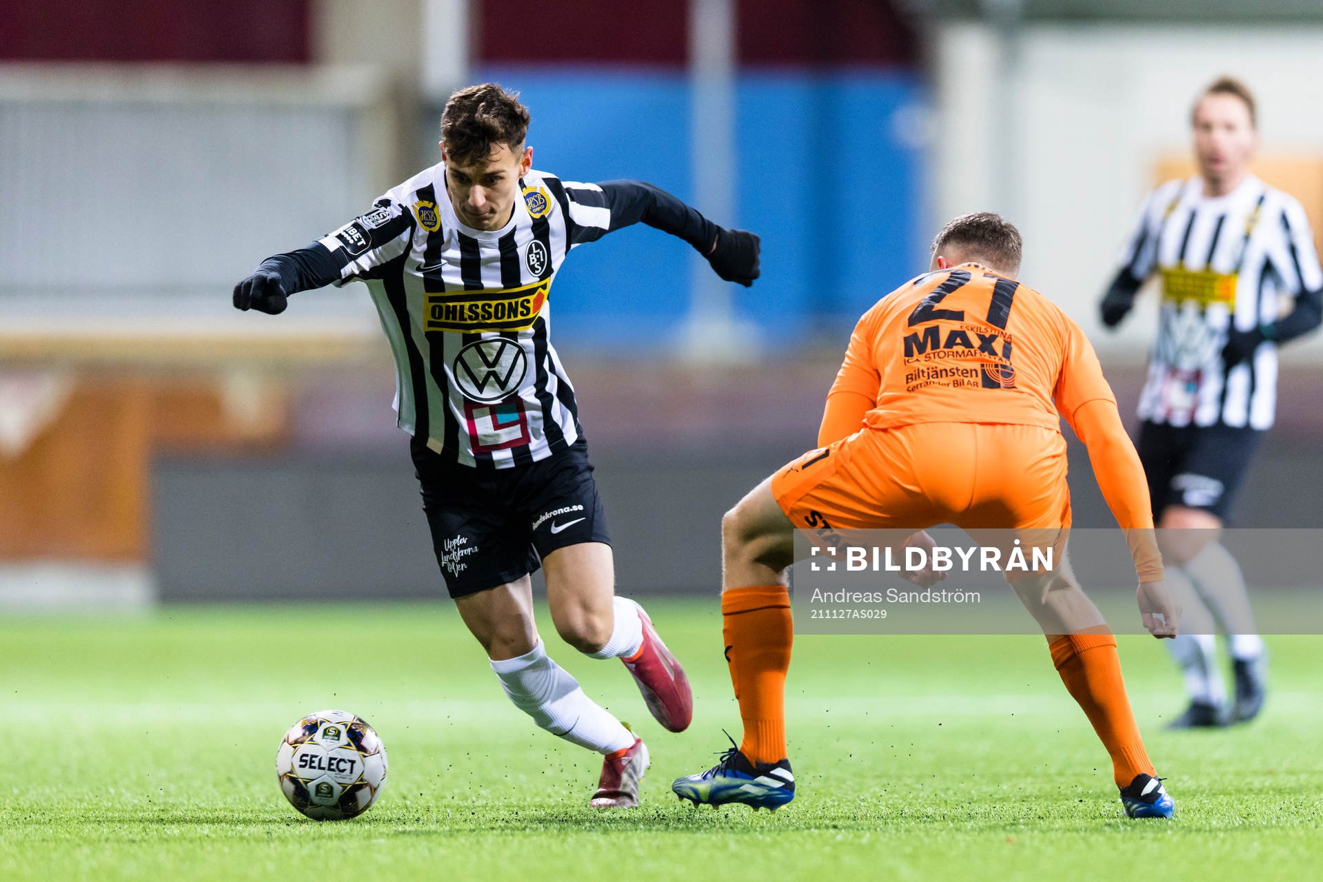 Landskronas Camil Jebara i kamp om bollen med AFC