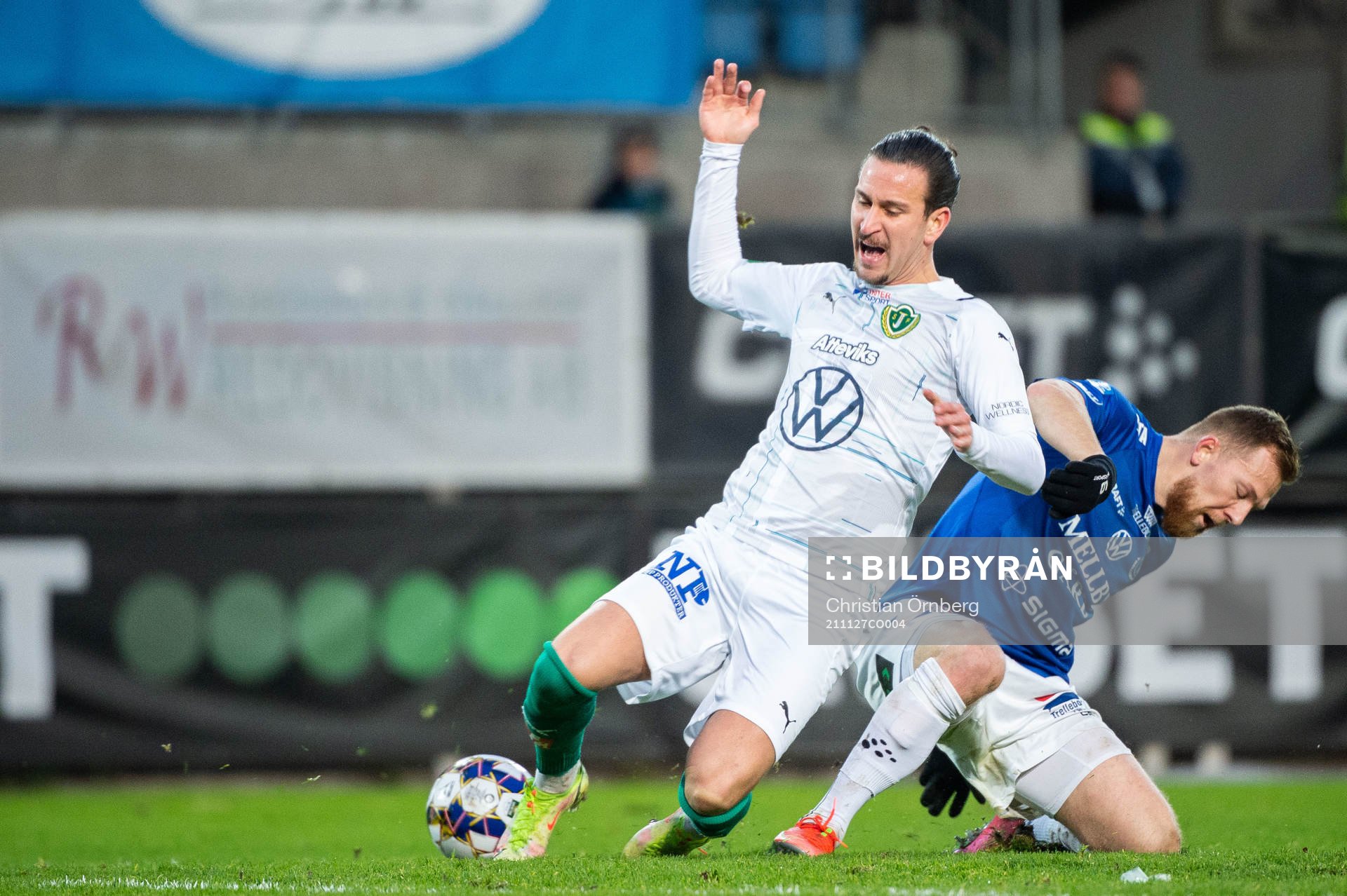 Jönköpings Edin Hamidovic och Trelleborgs Jesper Modig