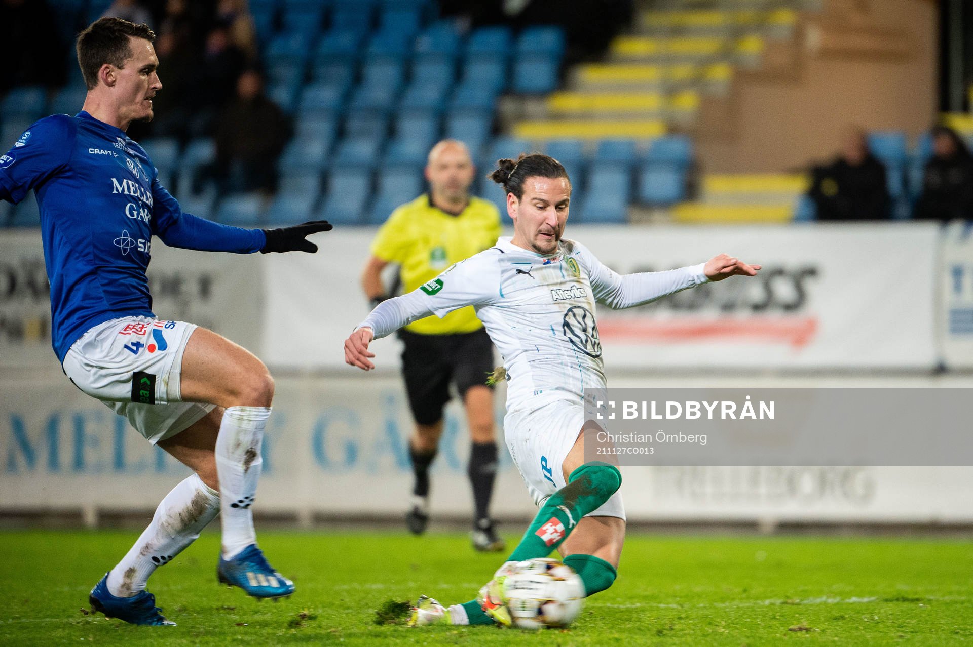 Trelleborgs Kalle Larsson och Jönköpings Edin Hamidovic