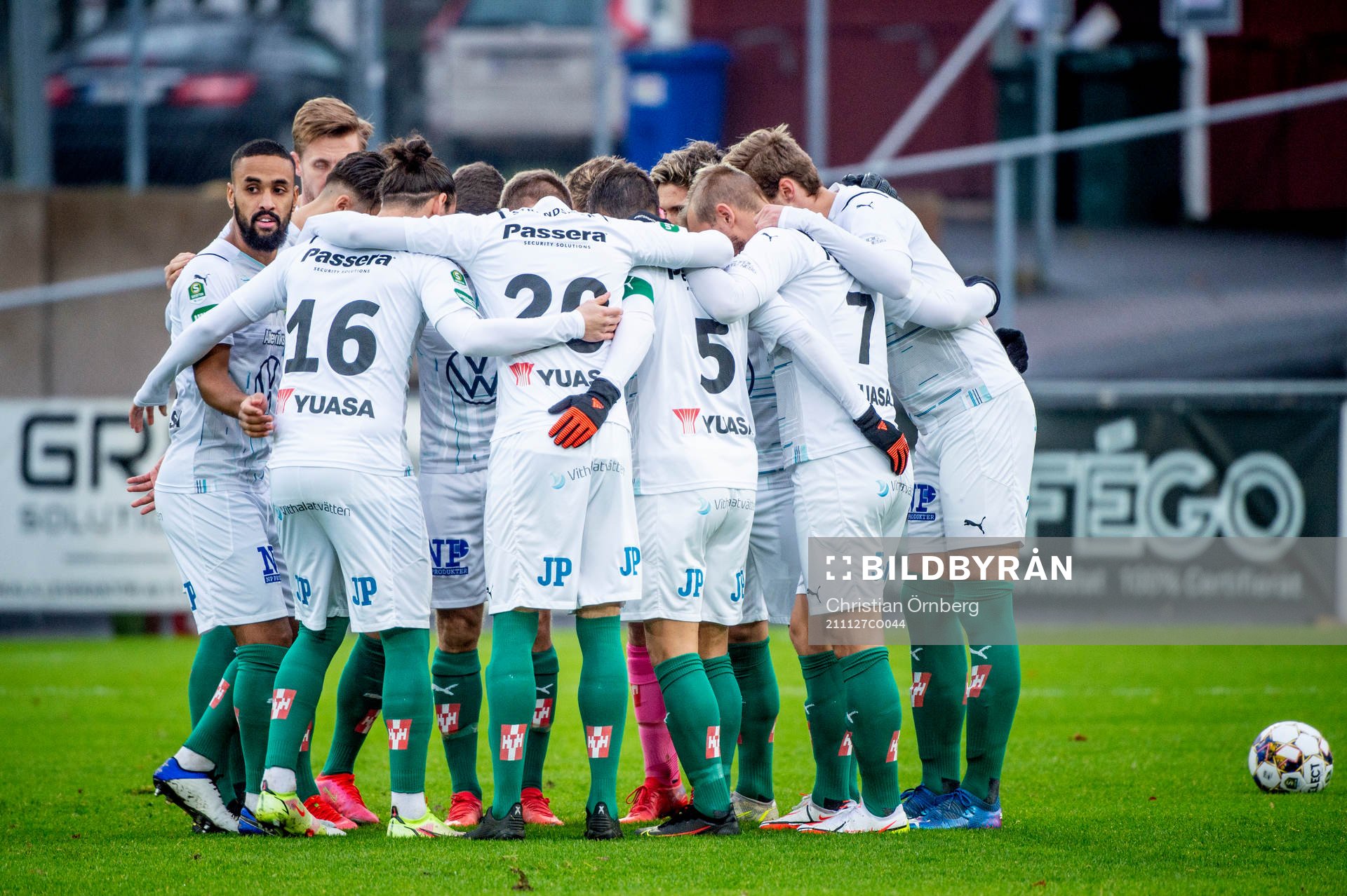 Jönköpings spelare innan fotbollsmatchen i Superettan