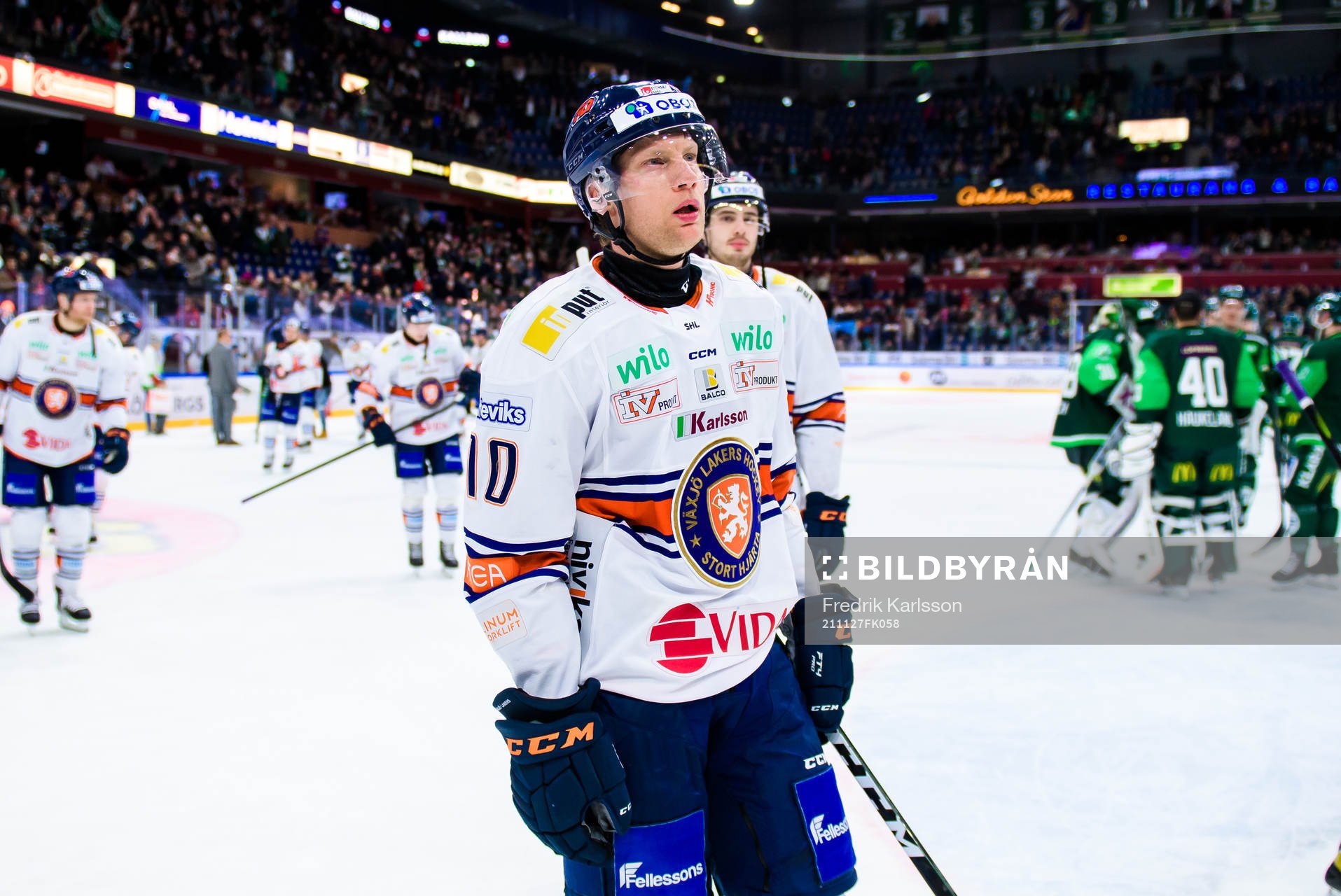 Växjös Richard Gynge  deppar med lagkamrater