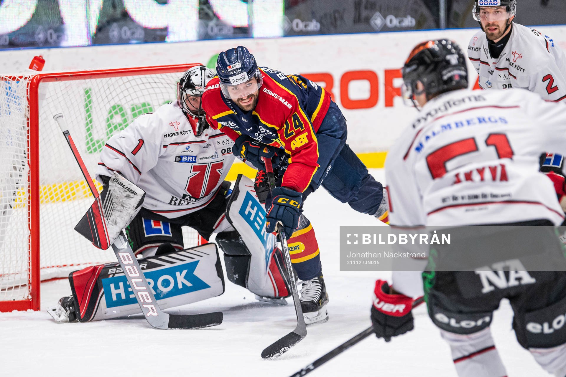 Djurgårdens Ludvig Rensfeldt och Örebros målvakt Jhonas