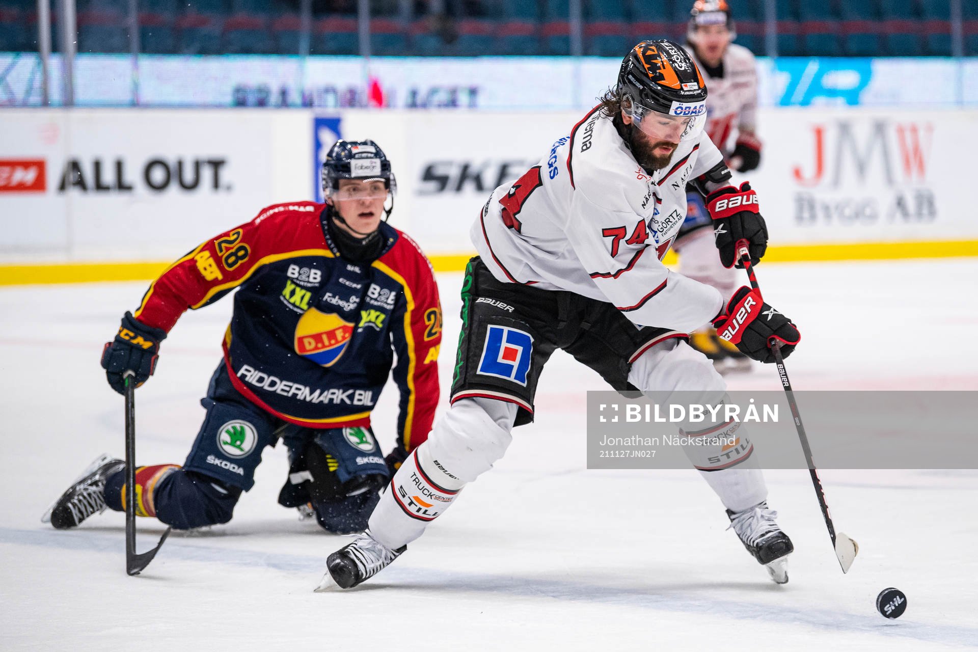 Örebros Nick Ebert och Djurgårdens Oscar Bjerselius