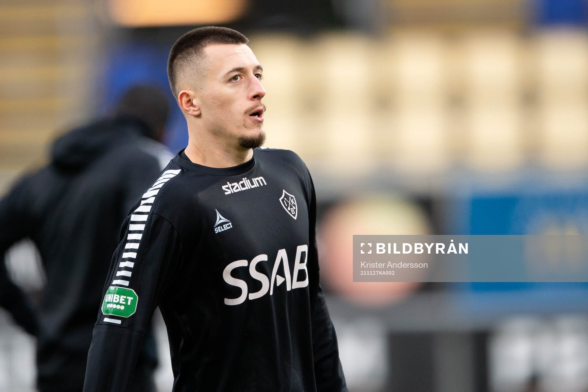 Brages Leonard Pllana före fotbollsmatchen i Superettan