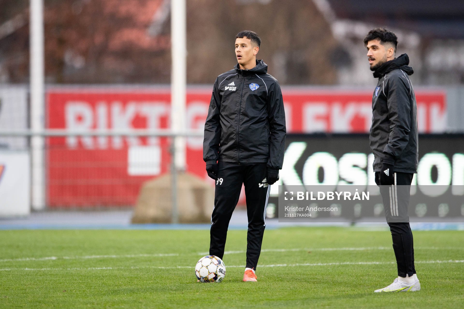 Falkenbergs Elliot Hintsa och Mahmut Özen före