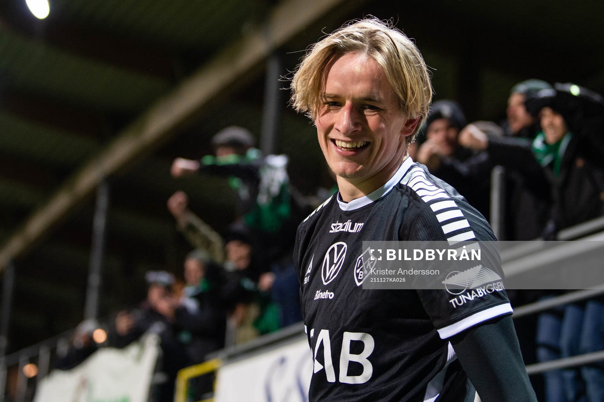 Brages Douglas Karlberg jublar