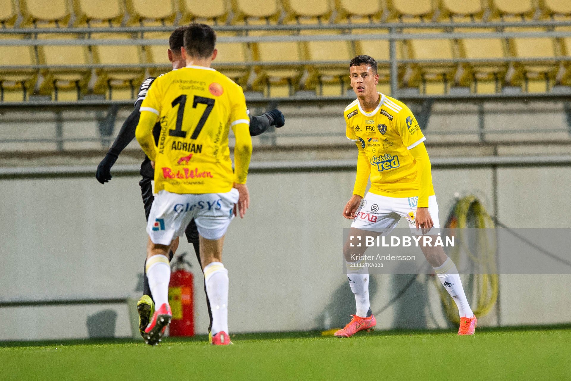 Falkenbergs Elliot Hintsa under fotbollsmatchen i Superettan mellan Falkenberg och Brage den 27 november 2021 i Falkenberg. 