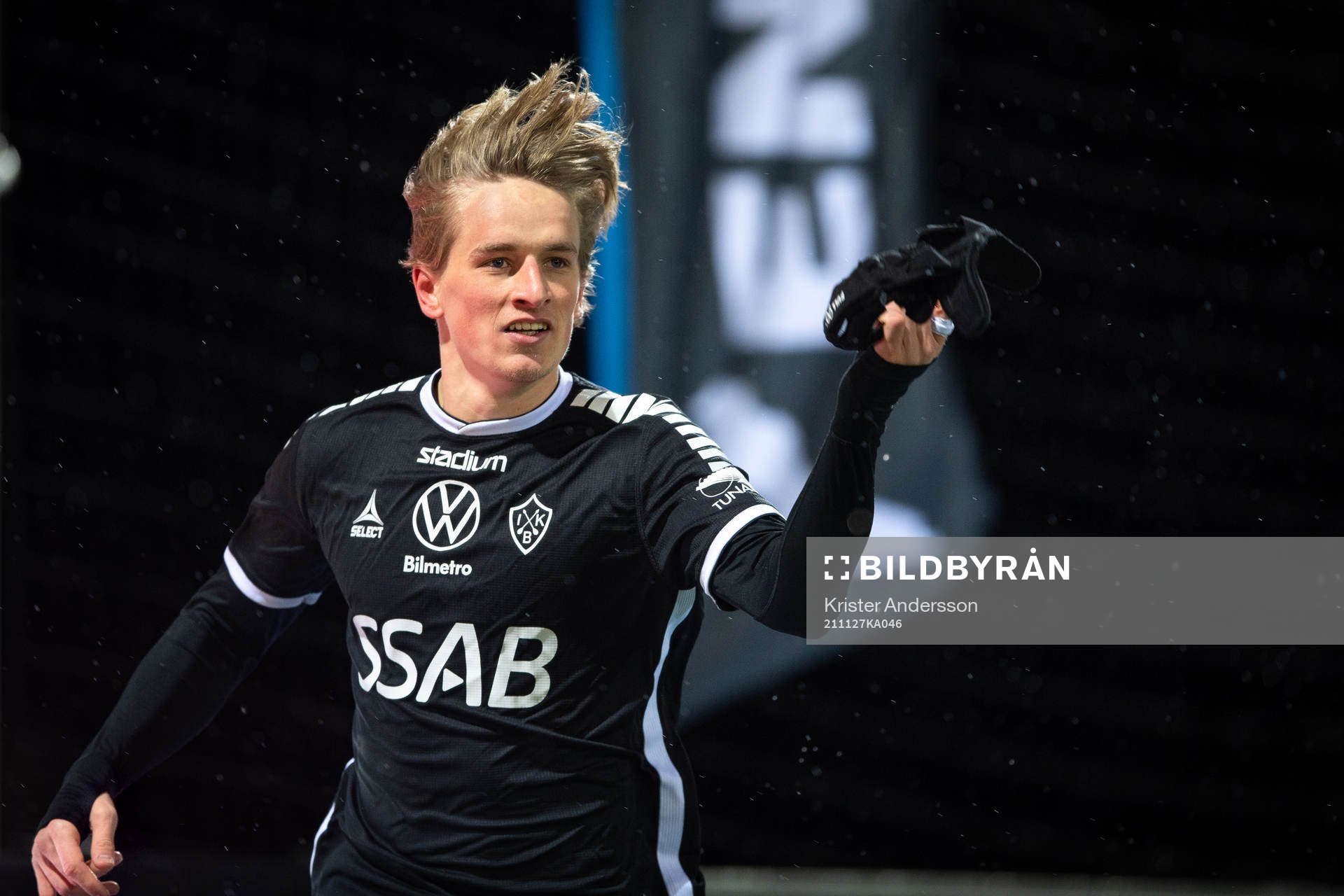 Brages Douglas Karlberg jublar