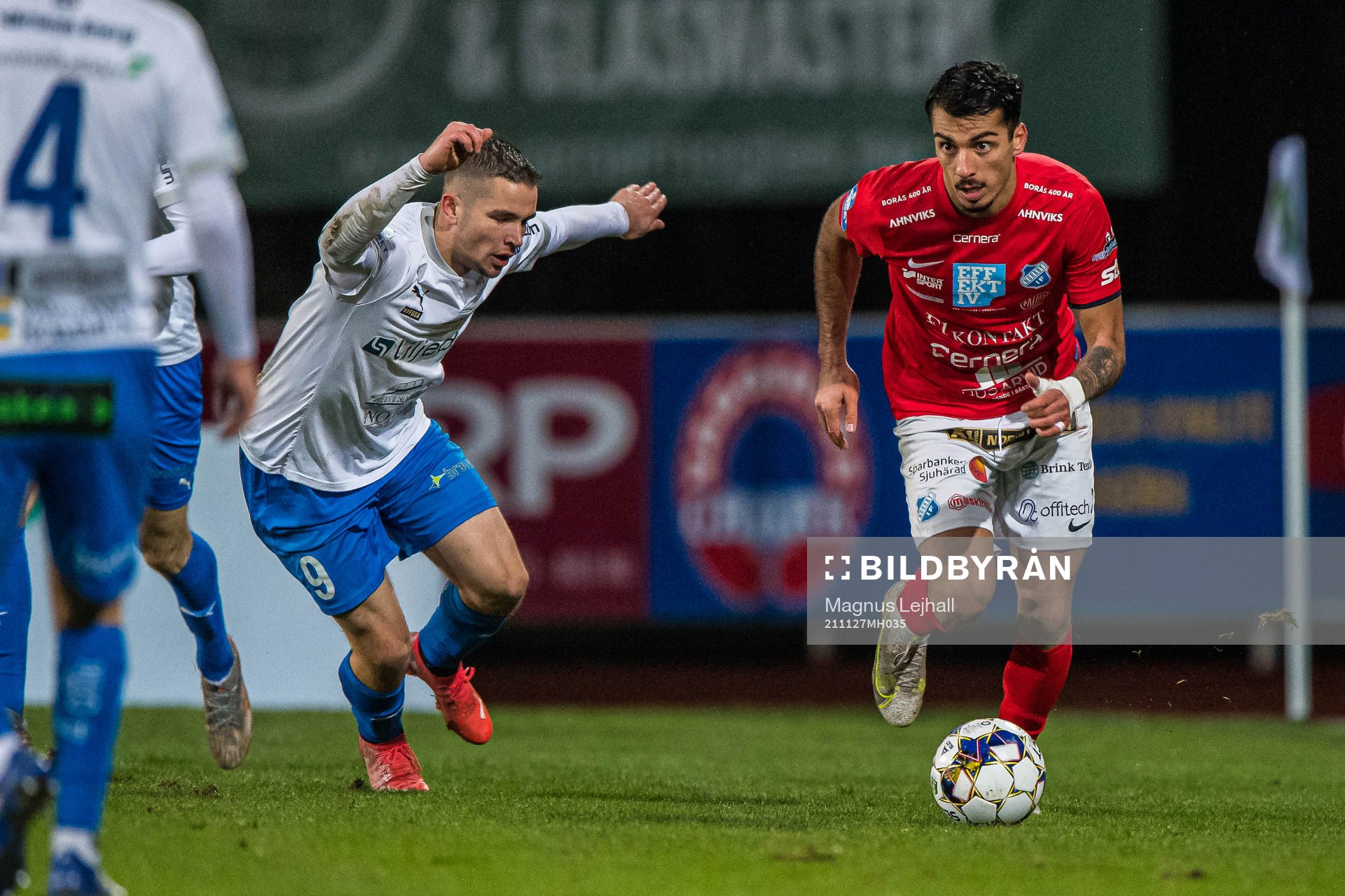 Värnamos Oscar Johansson  och Norrbys Abbas Mohamad