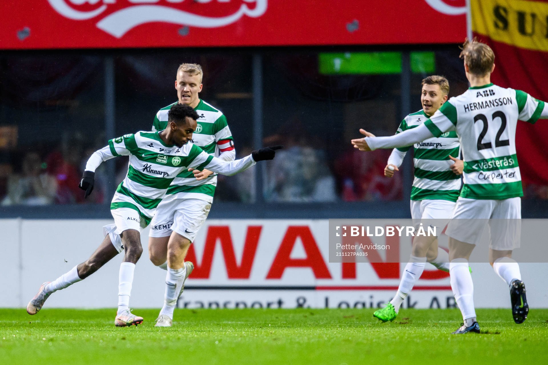 Västerås Taha Abdi Ali jublar efter 0-1 under fotbollsmatchen i Superettan mellan Helsingborg och Västerås SK den 27 november 2021 i Helsingborg.
