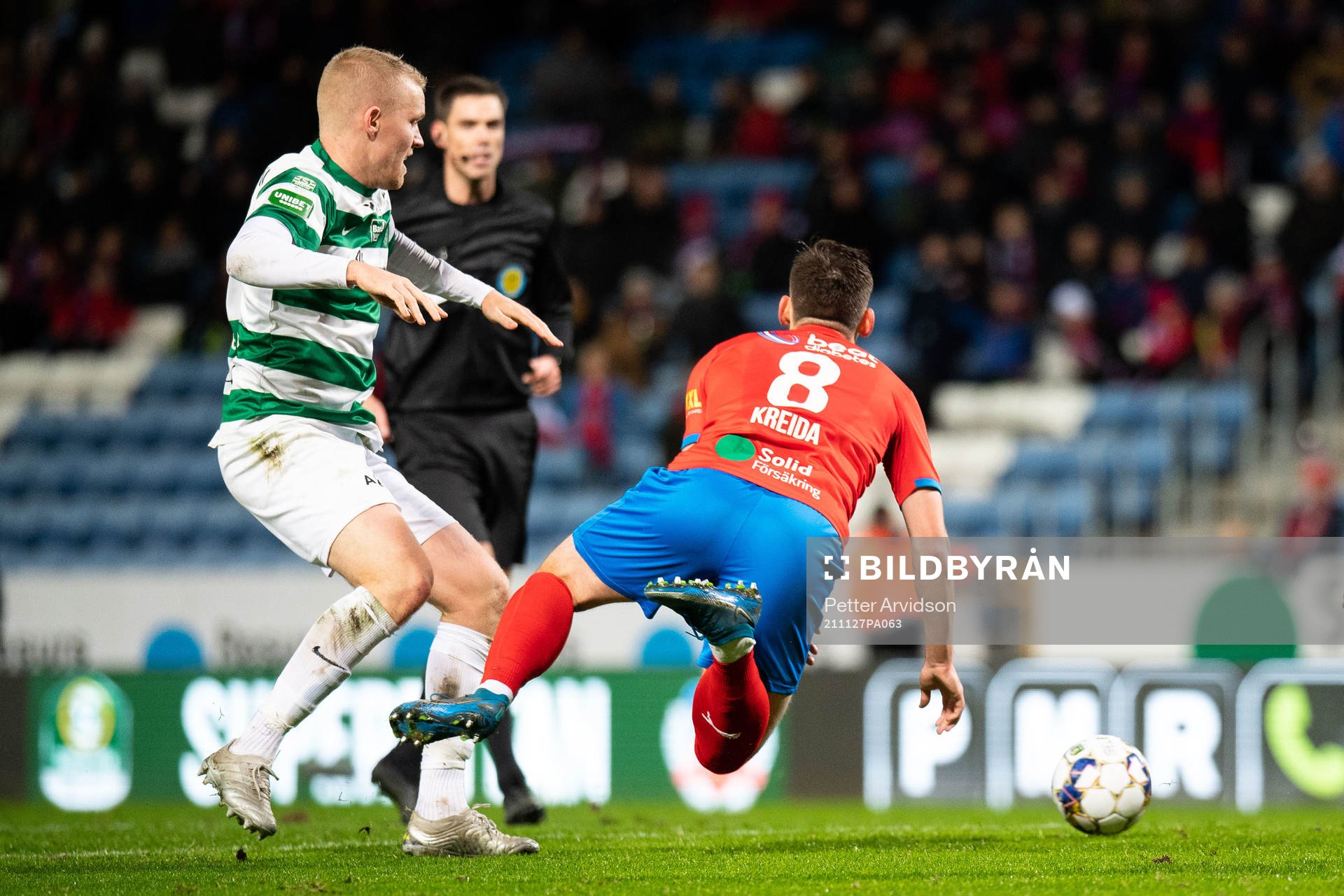 Västerås Simon Johansson fäller Helsingborgs Vladislav