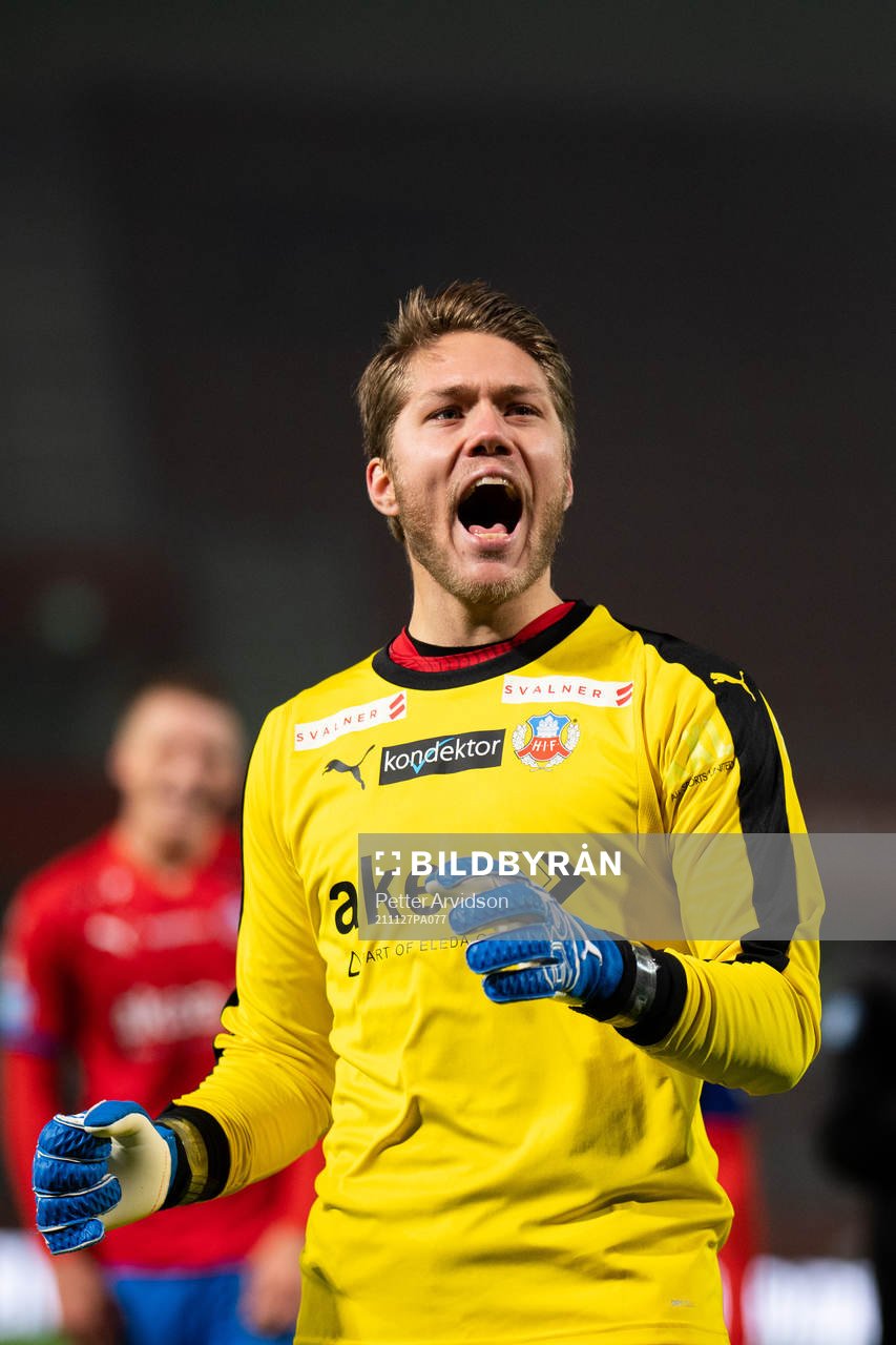 Helsingborgs målvakt Kalle Joelsson jublar