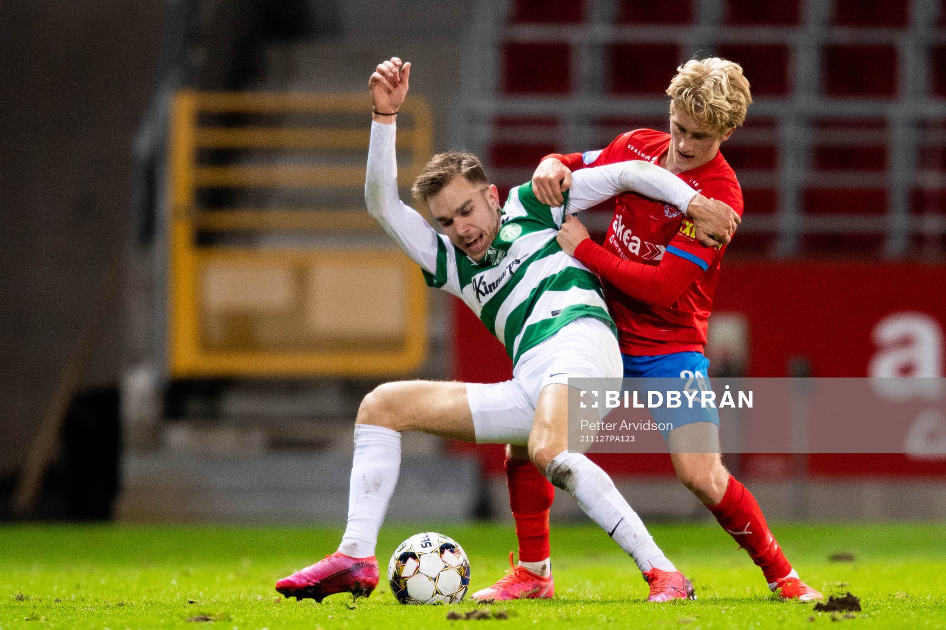 Västerås Dusan Jajic och Helsingborgs Victor Blixt