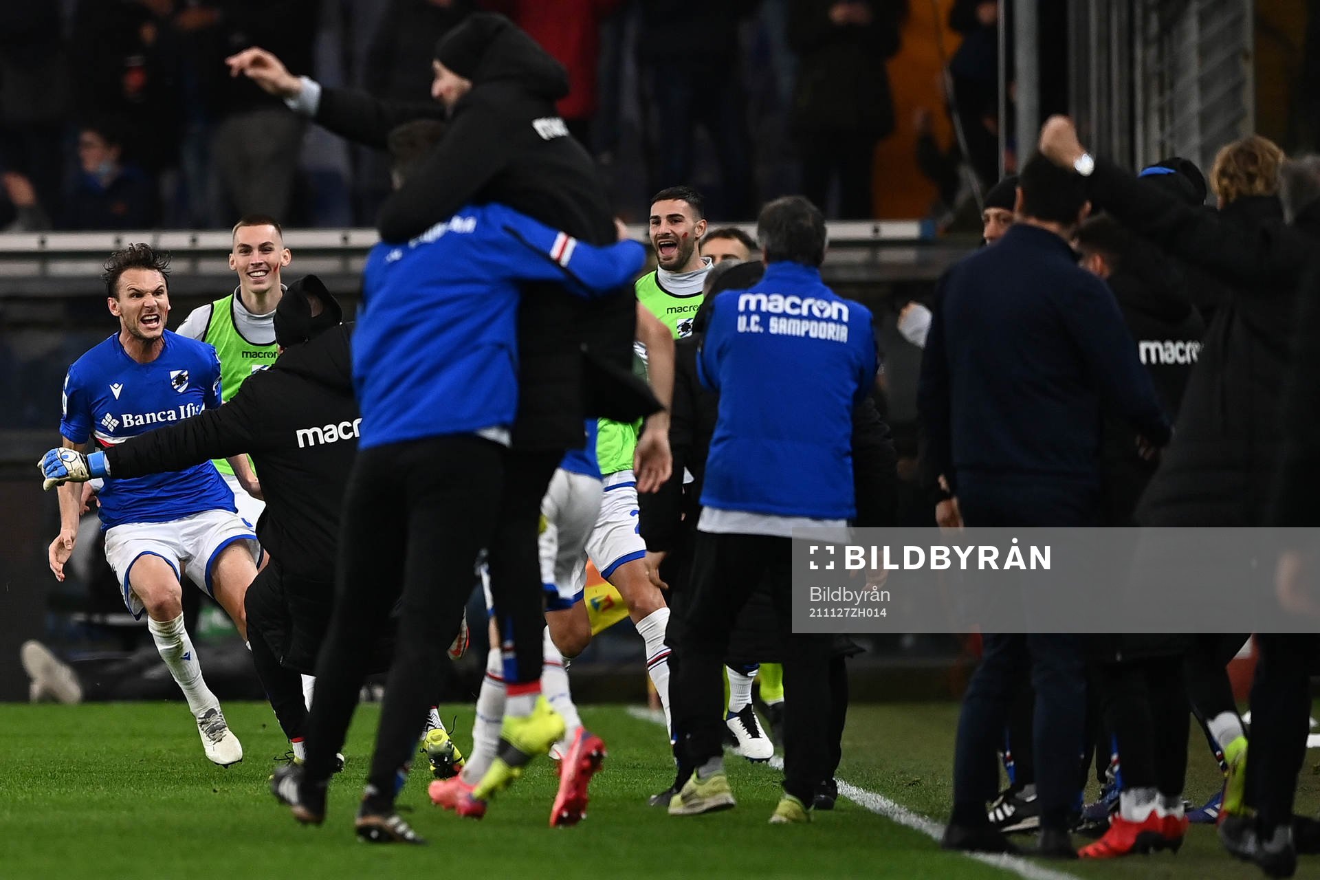Albin Ekdal of Sampdoria celebrates