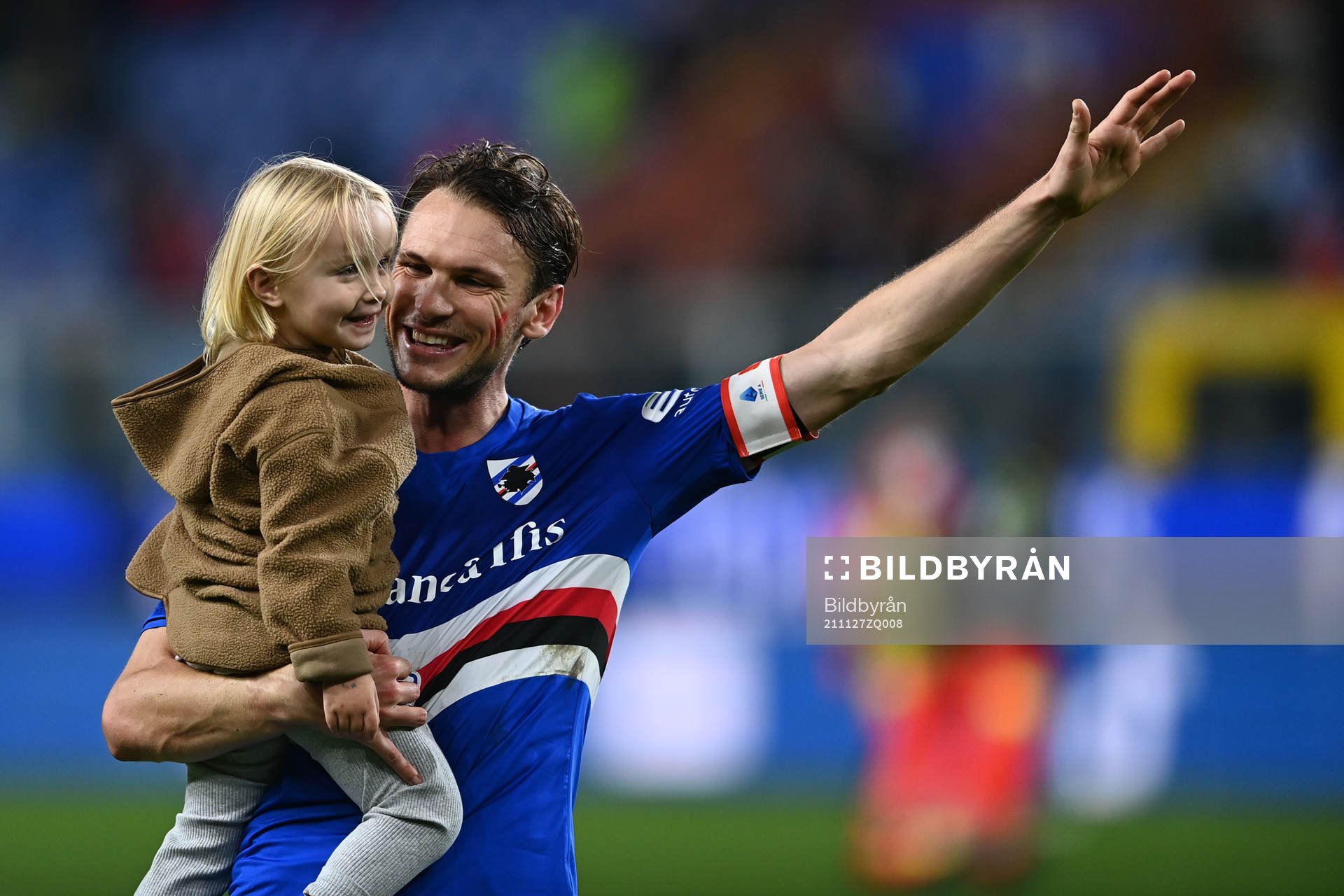 Albin Ekdal of Sampdoria celebrates