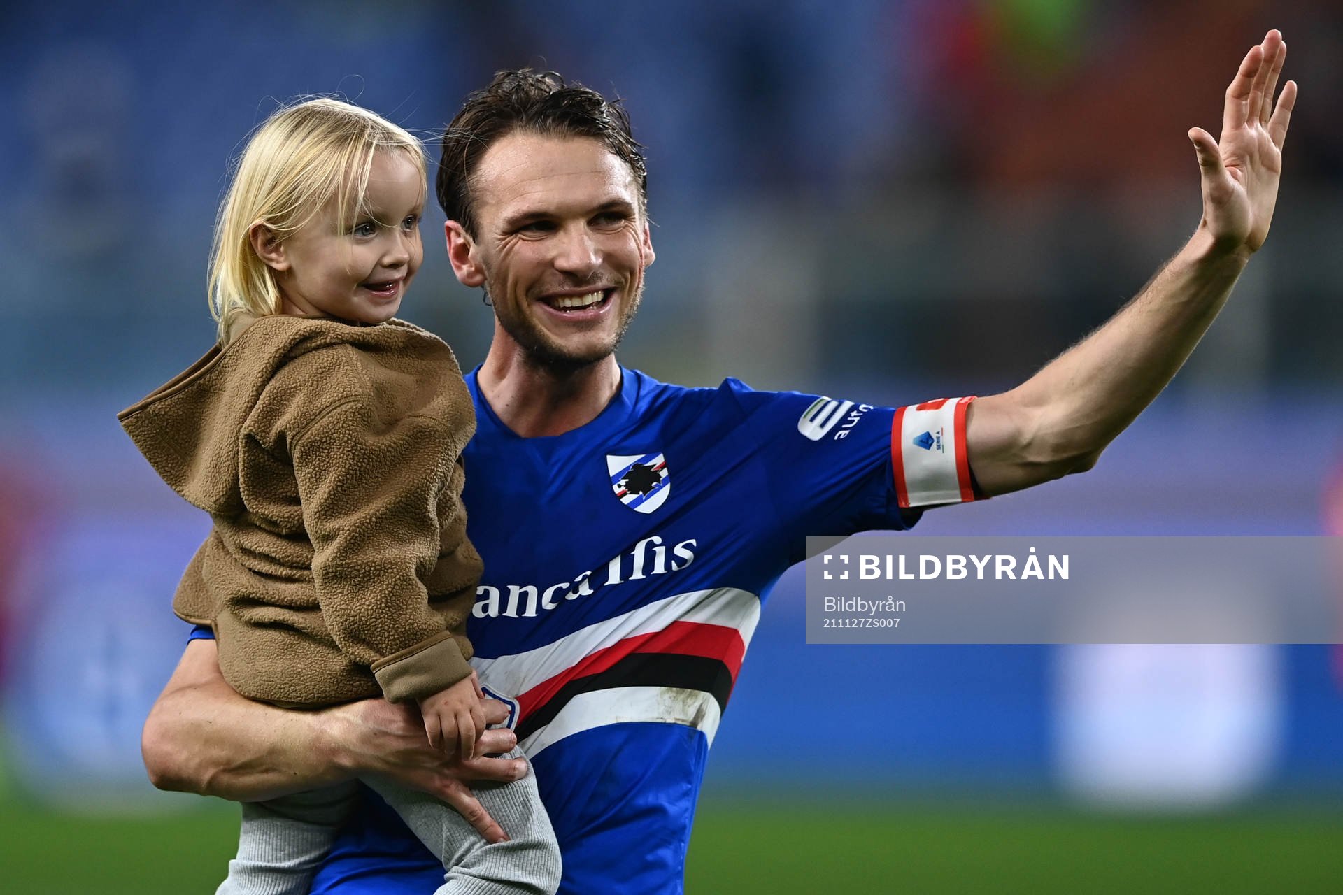 Albin Ekdal of Sampdoria celebrates