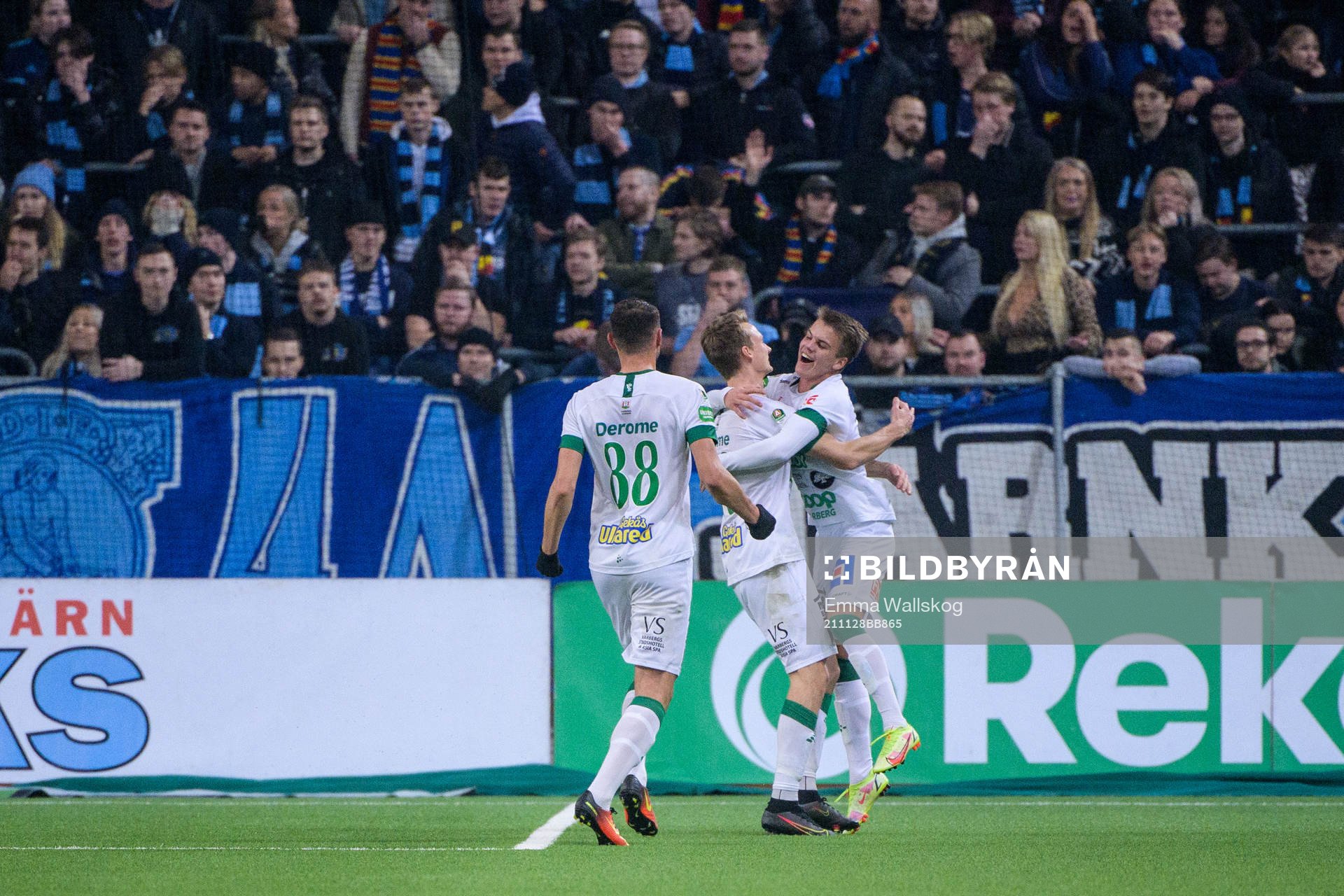 Varbergs Alexander Johansson  och Victor Karlsson jublar