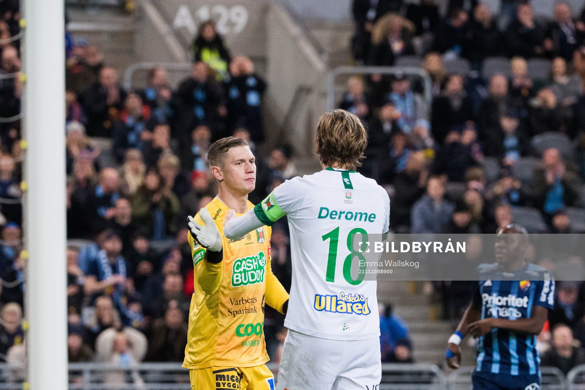 Varbergs målvakt Philip Mårtensson och Joakim Lindner