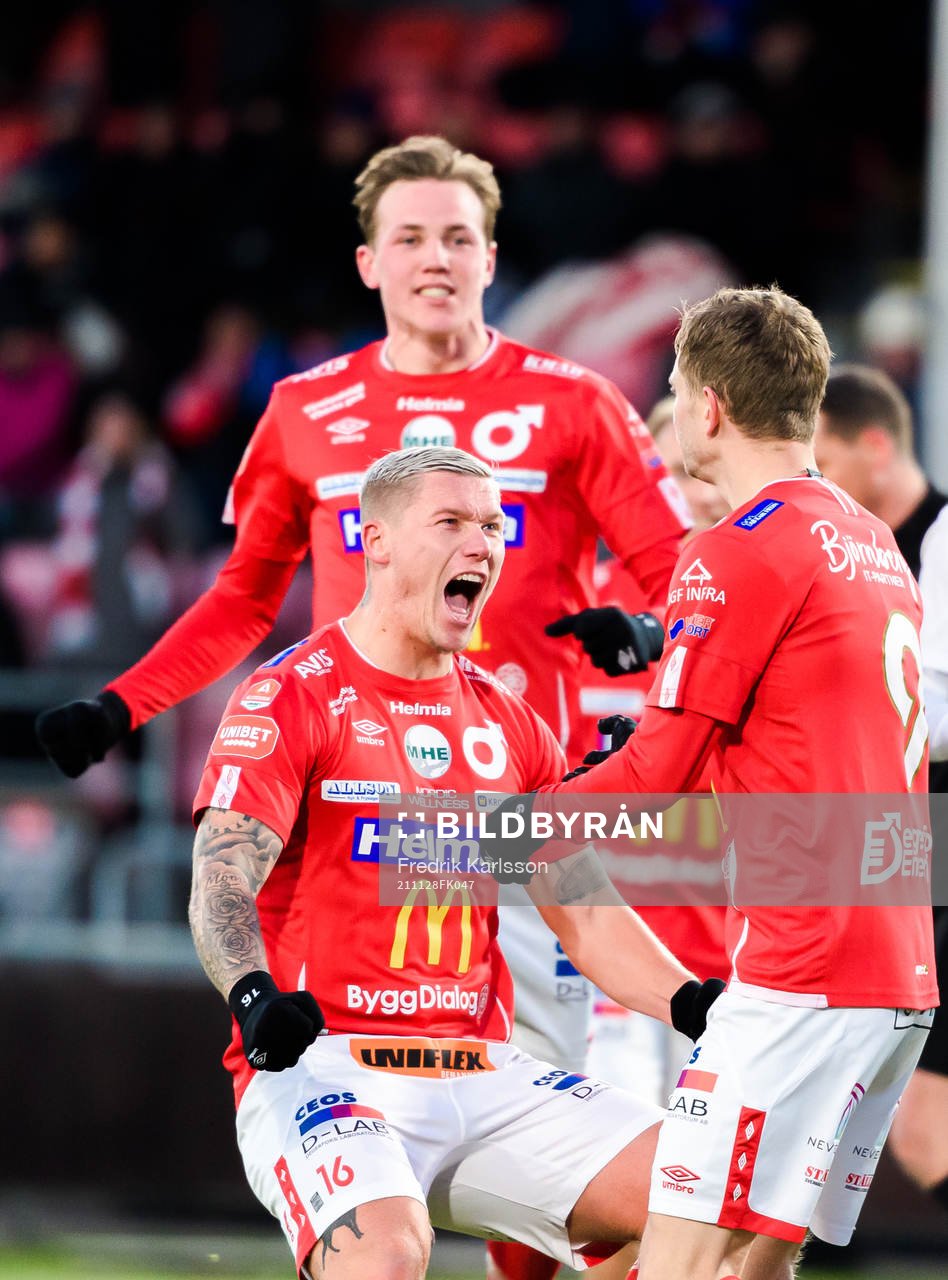 Degerfors Victor Edvardsen och Johan Bertilsson jublar