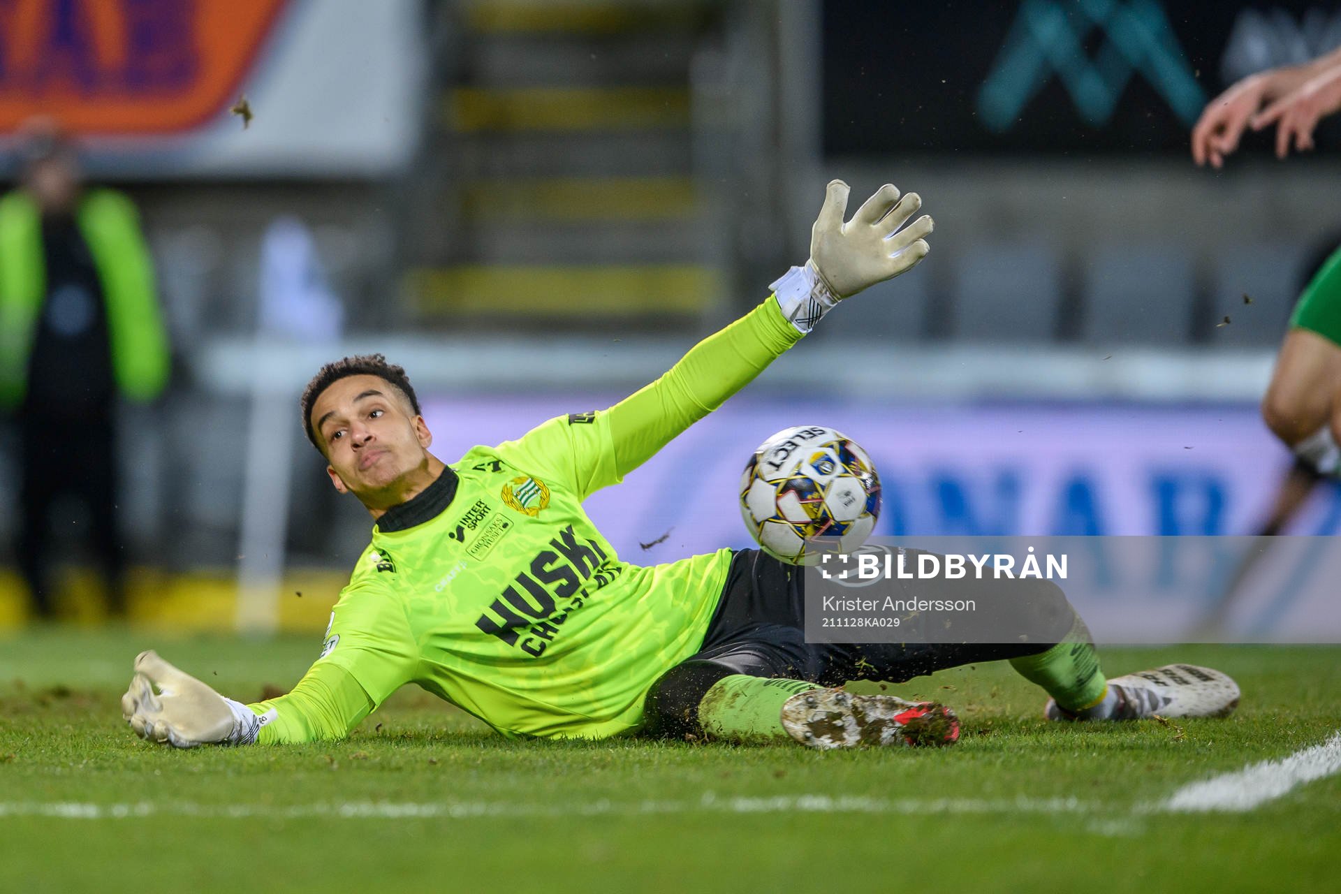 Hammarbys målvakt Oliver Dovin