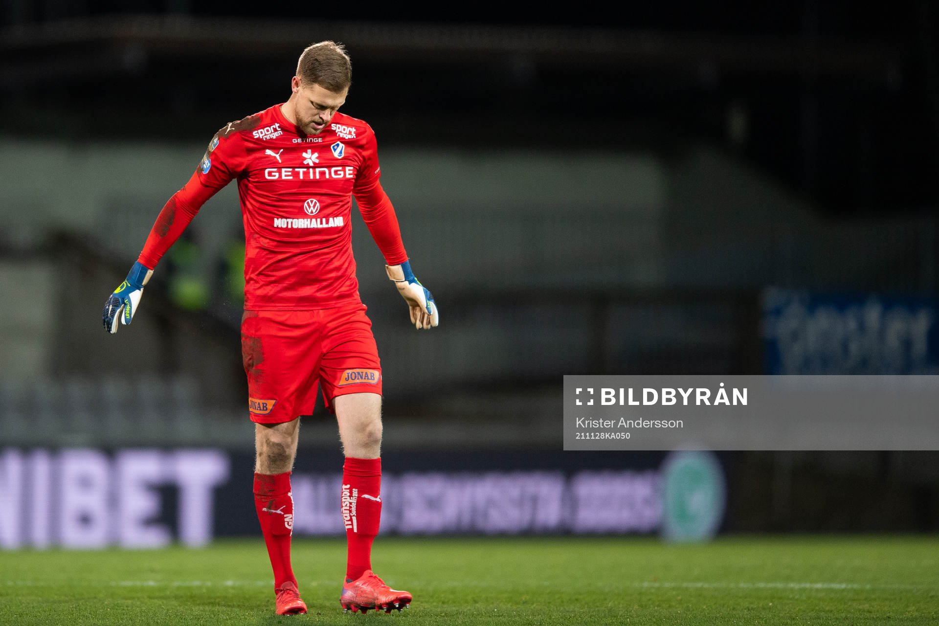 Halmstads målvakt Malkolm Nilsson Säfqvist deppar
