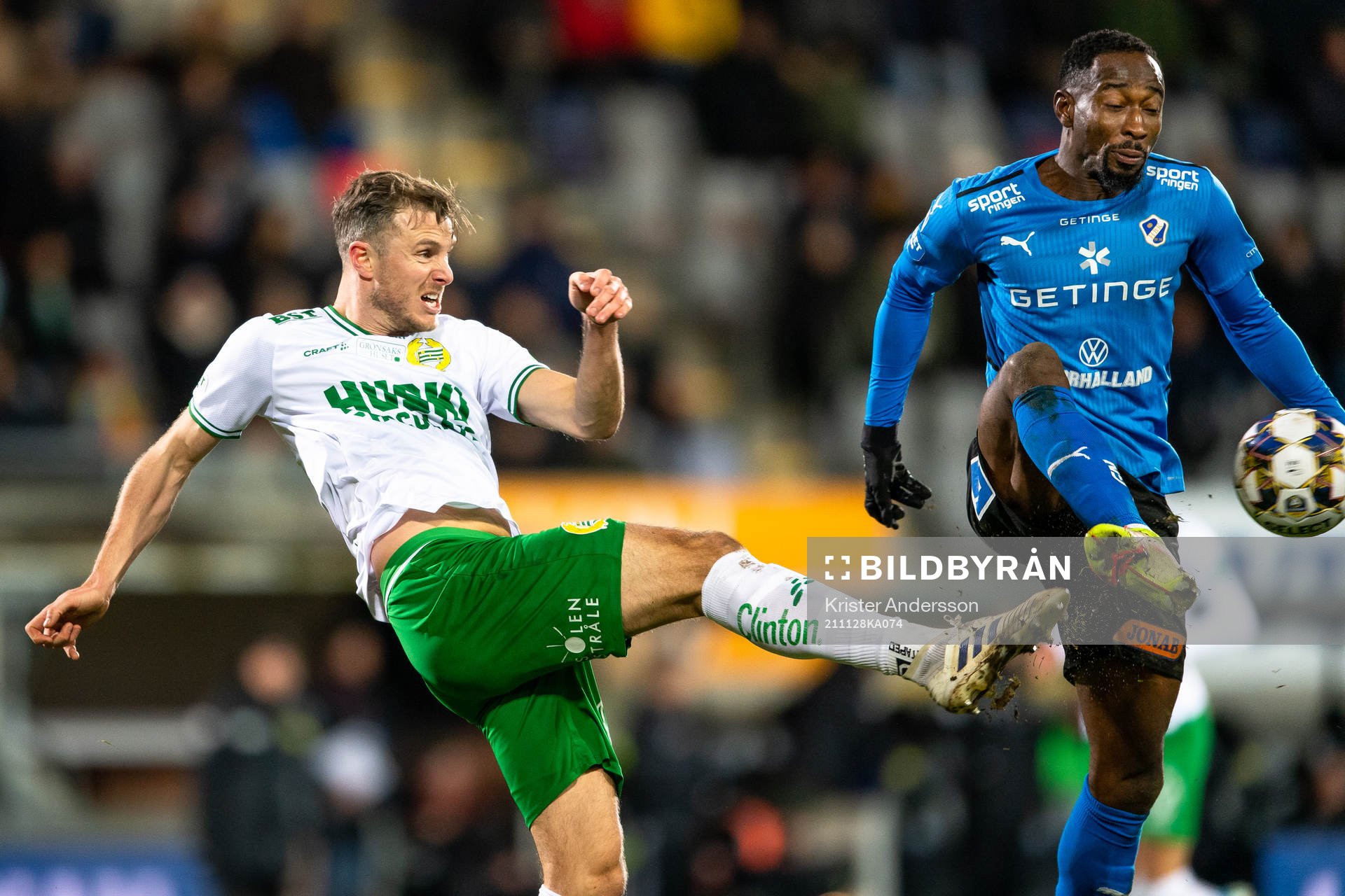 Hammarbys Jeppe Andersen och Halmstads Sadat Karim