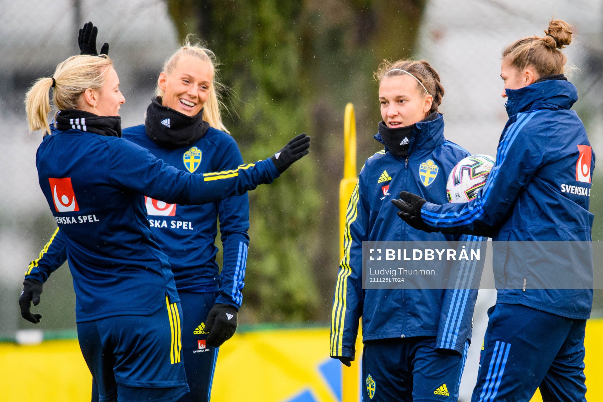 Mimmi Larsson, Stina Blackstenius, Julia Zigiotti Olme and