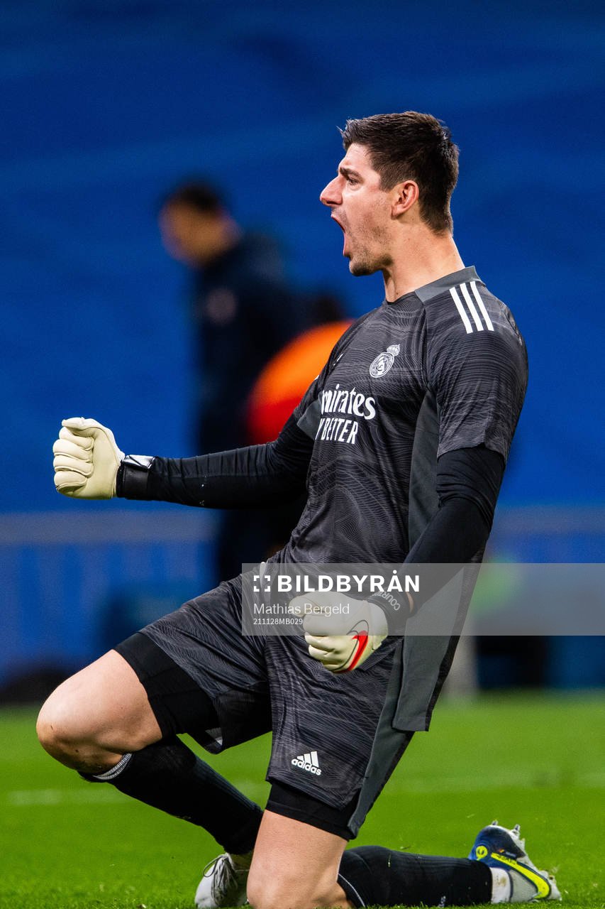 Goalkeeper Thibaut Courtois of Real Madrid celebrates