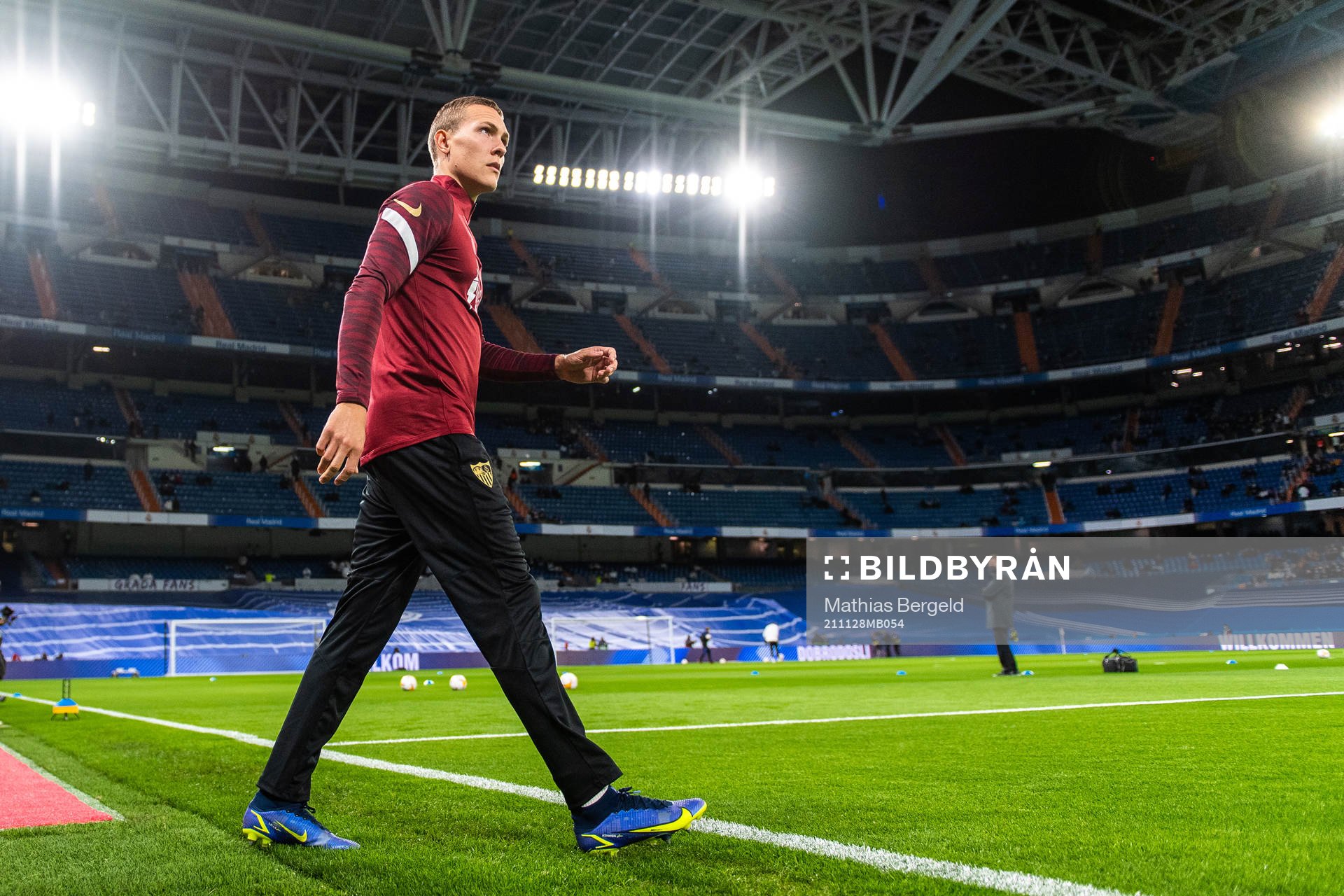 Ludwig Augustinsson of Sevilla enaters the pitch