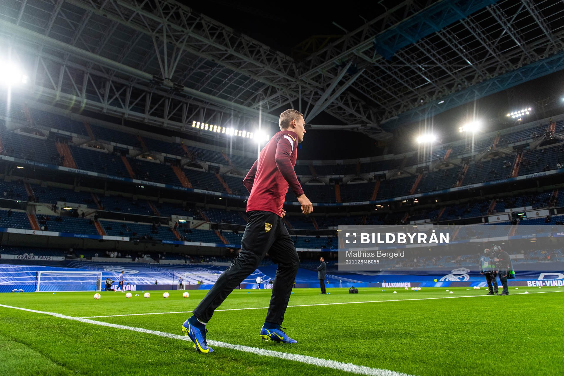 Ludwig Augustinsson of Sevilla enaters the pitch