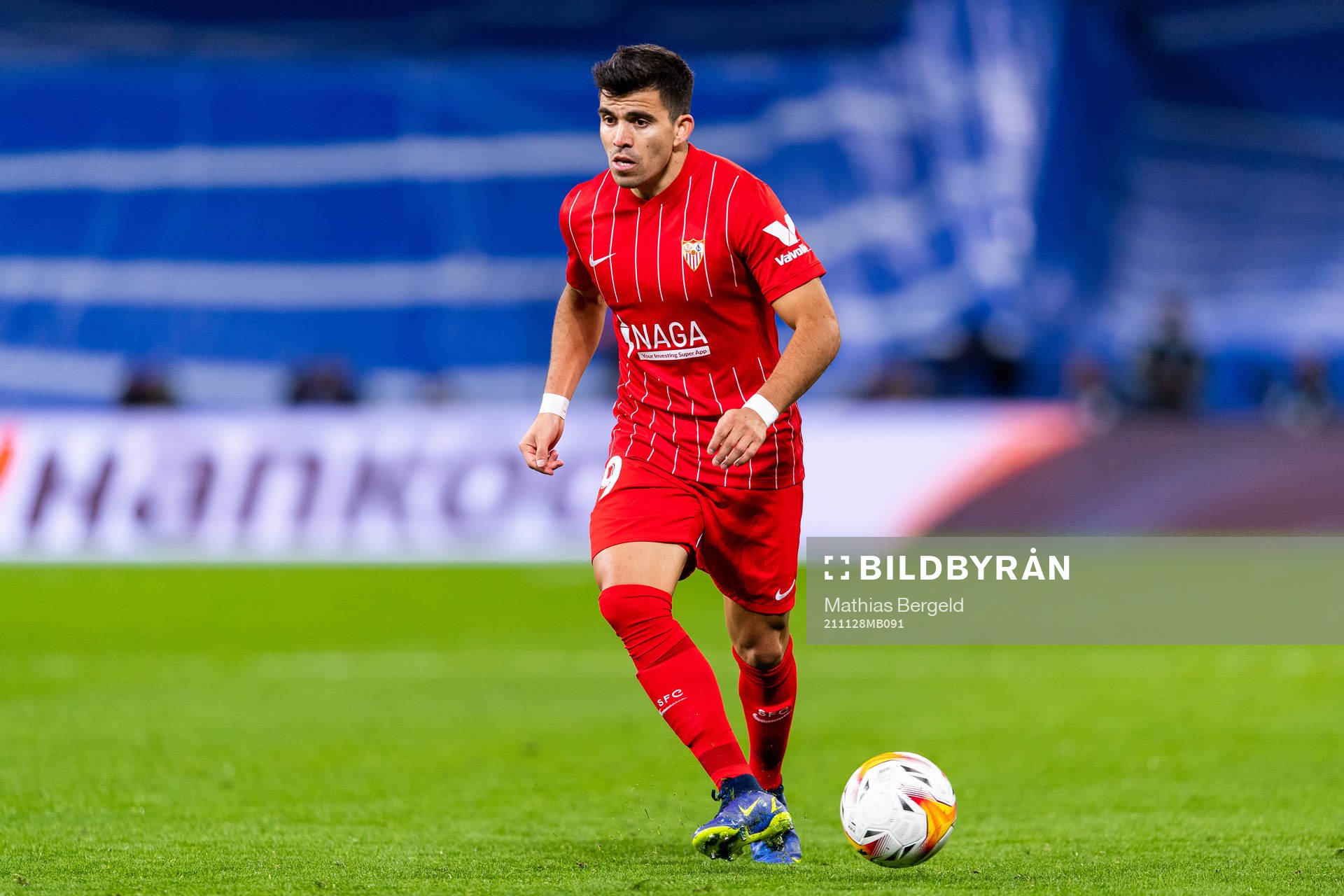 Marcos Acuna of Sevilla