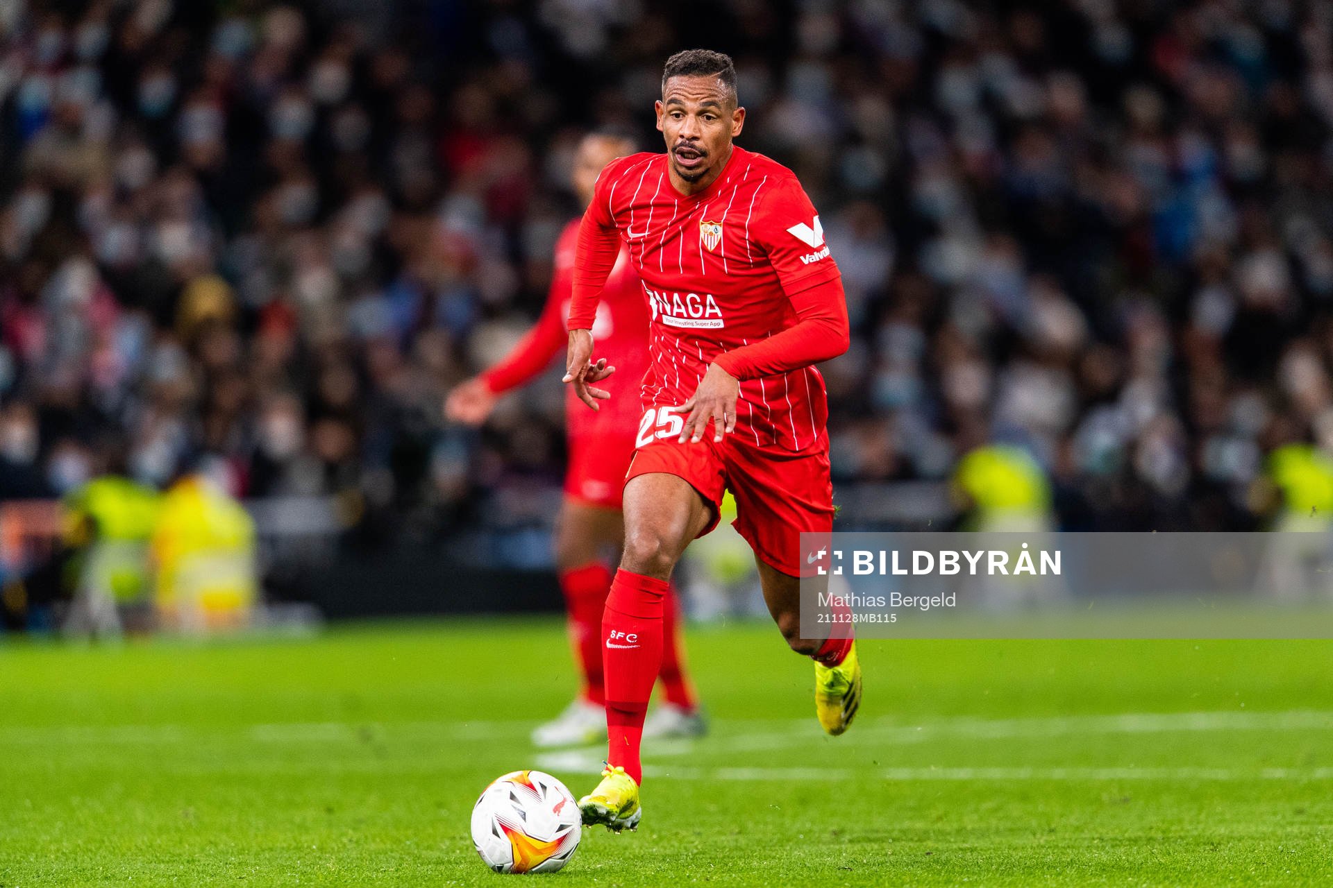 Fernando of Sevilla during the La Liga football match between Real Madrid and Sevilla on November 28, 2021 in Madrid. 
