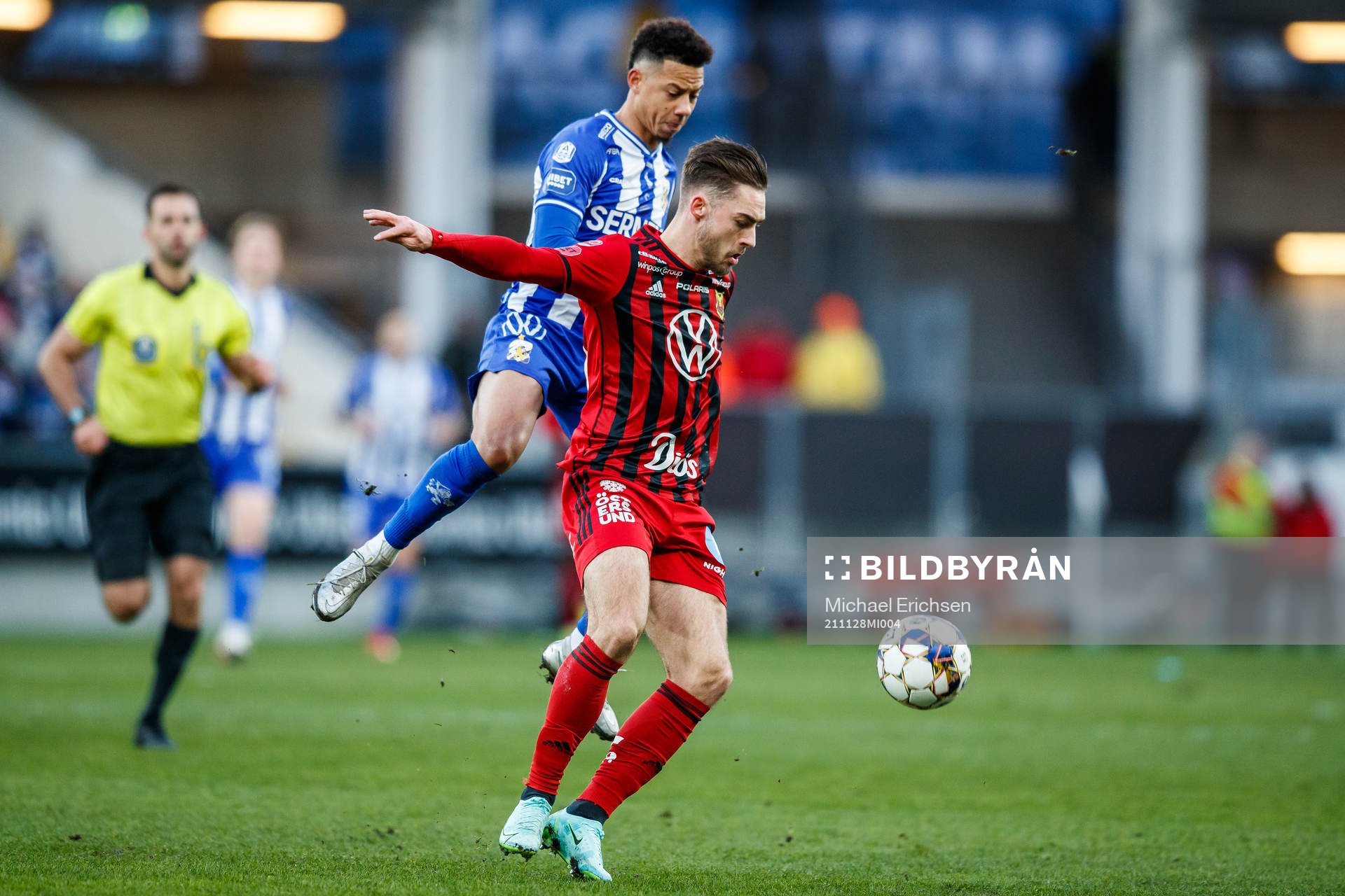 IFK Göteborgs Tobias Sana och Östersunds Felix Hörberg