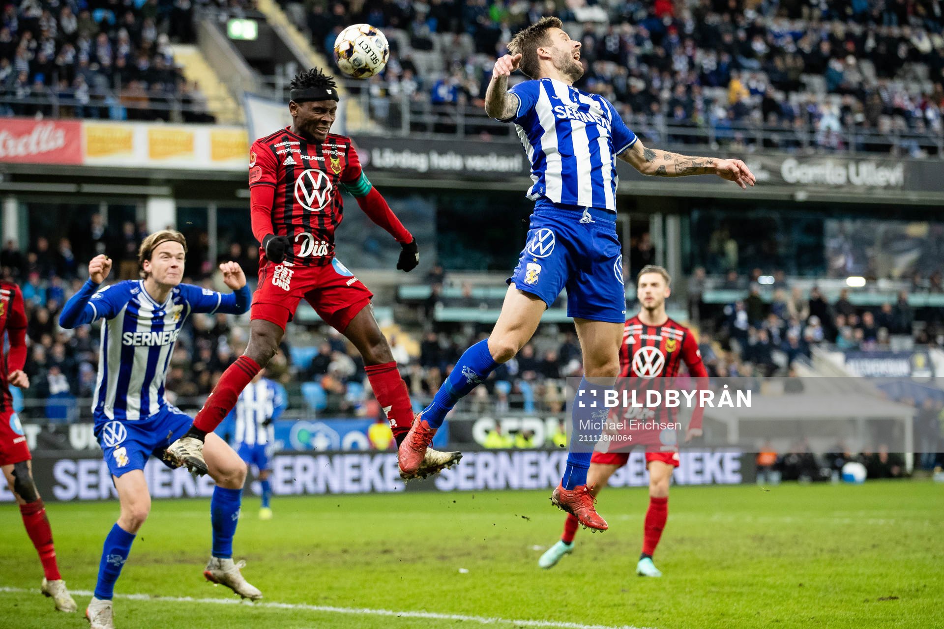 Östersunds Samuel Mensiro och IFK Göteborgs Mattias
