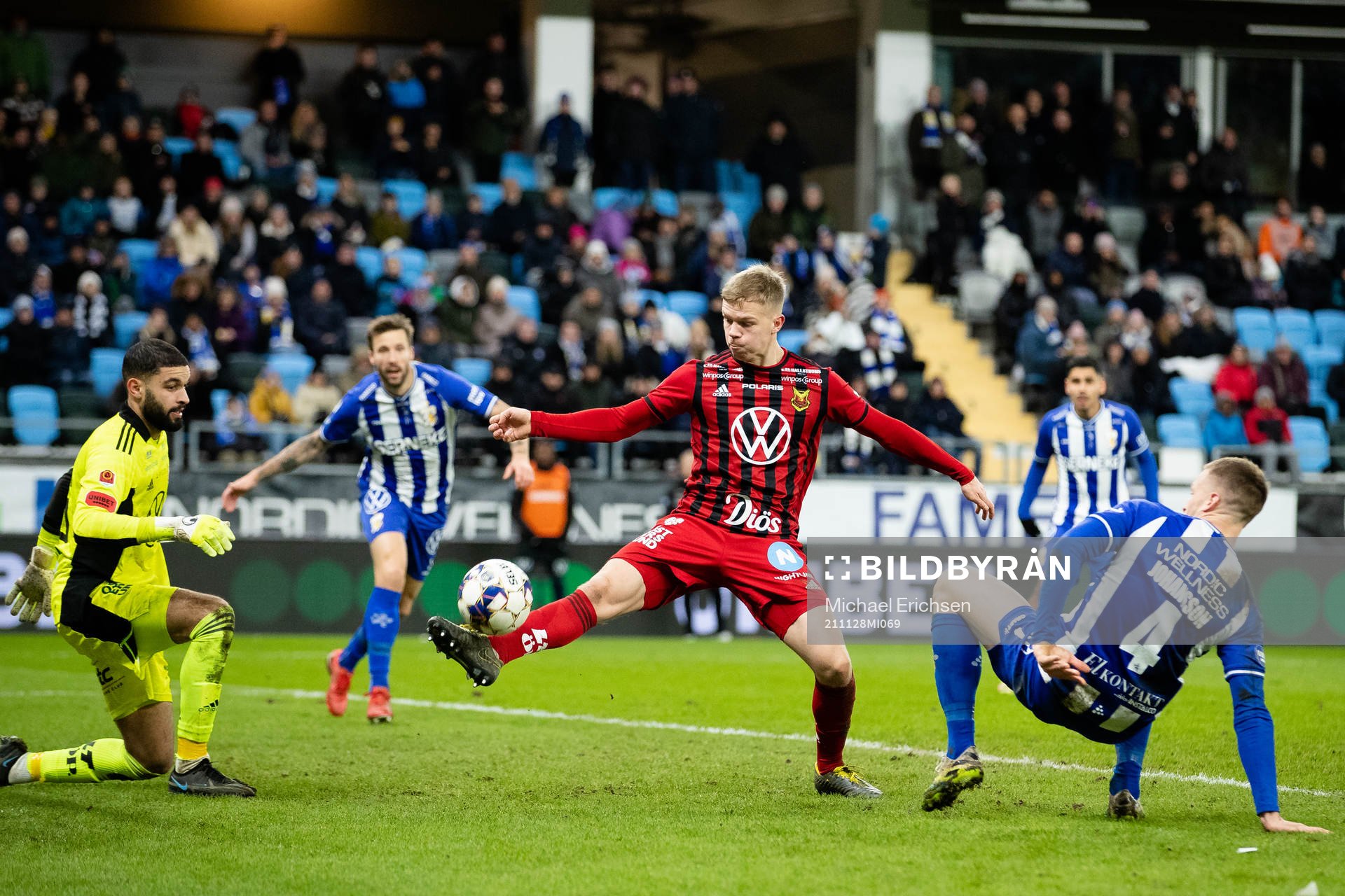 Östersunds Eirik Haugan och IFK Göteborgs Calle Johansson