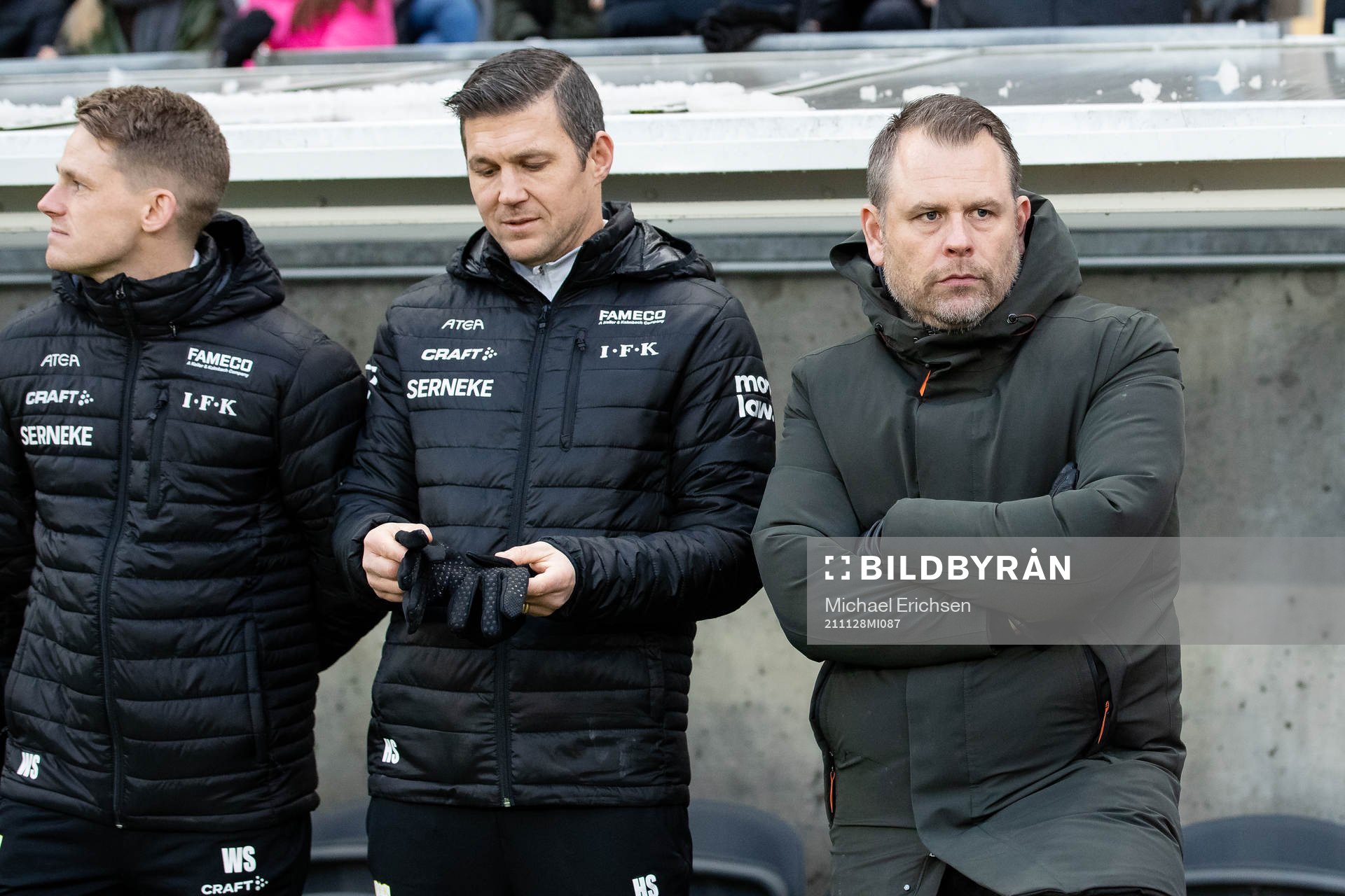 IFK Göteborgs assisterande tränare William Strömberg, assisterande tränare Hannes Stiller och tränare Mikael Stahre innan fotbollsmatchen i Allsvenskan mellan IFK Göteborg och Östersund den 28 november 2021 i Göteborg.