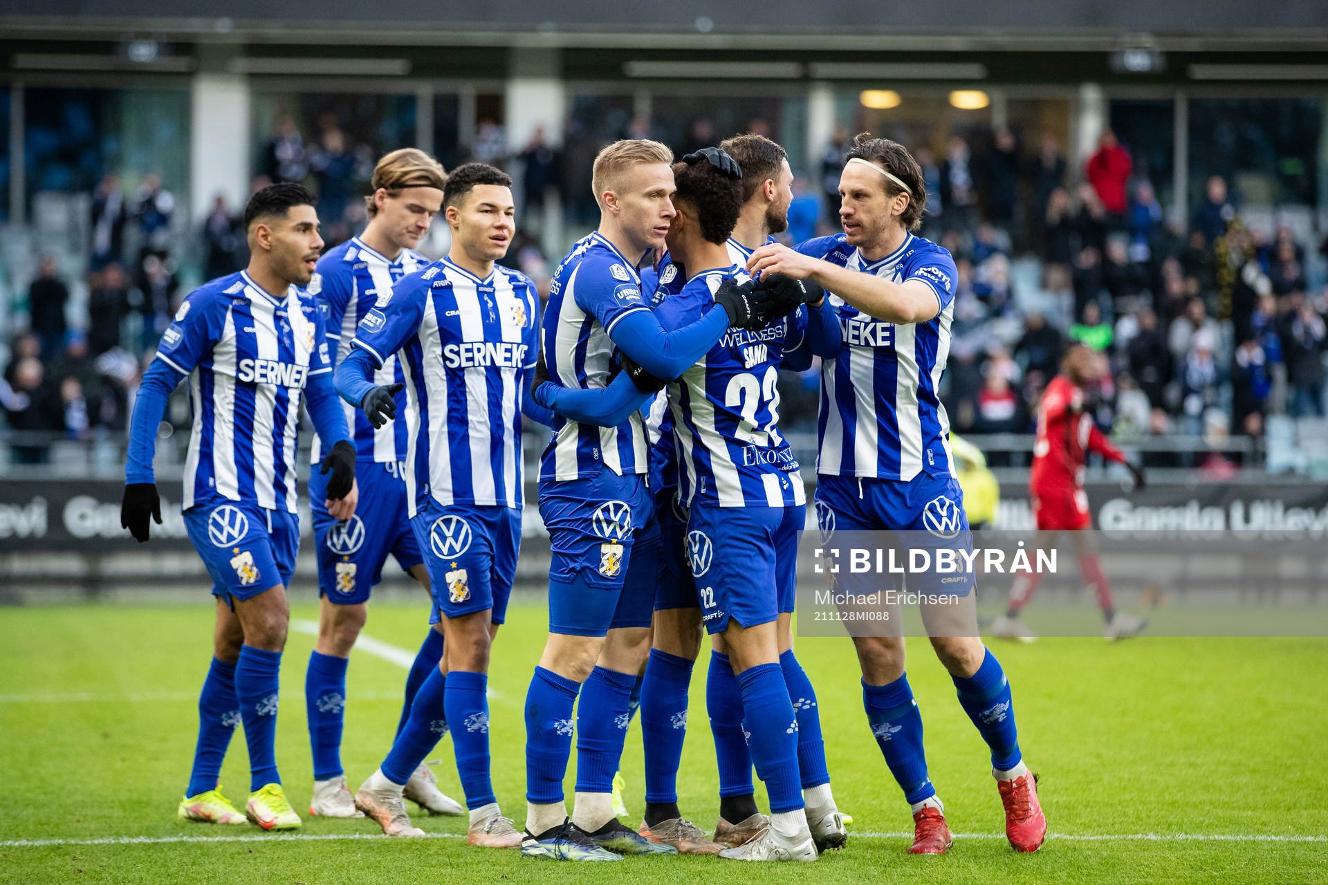 IFK Göteborgs Marcus Berg jublar ihop med lagkamrater