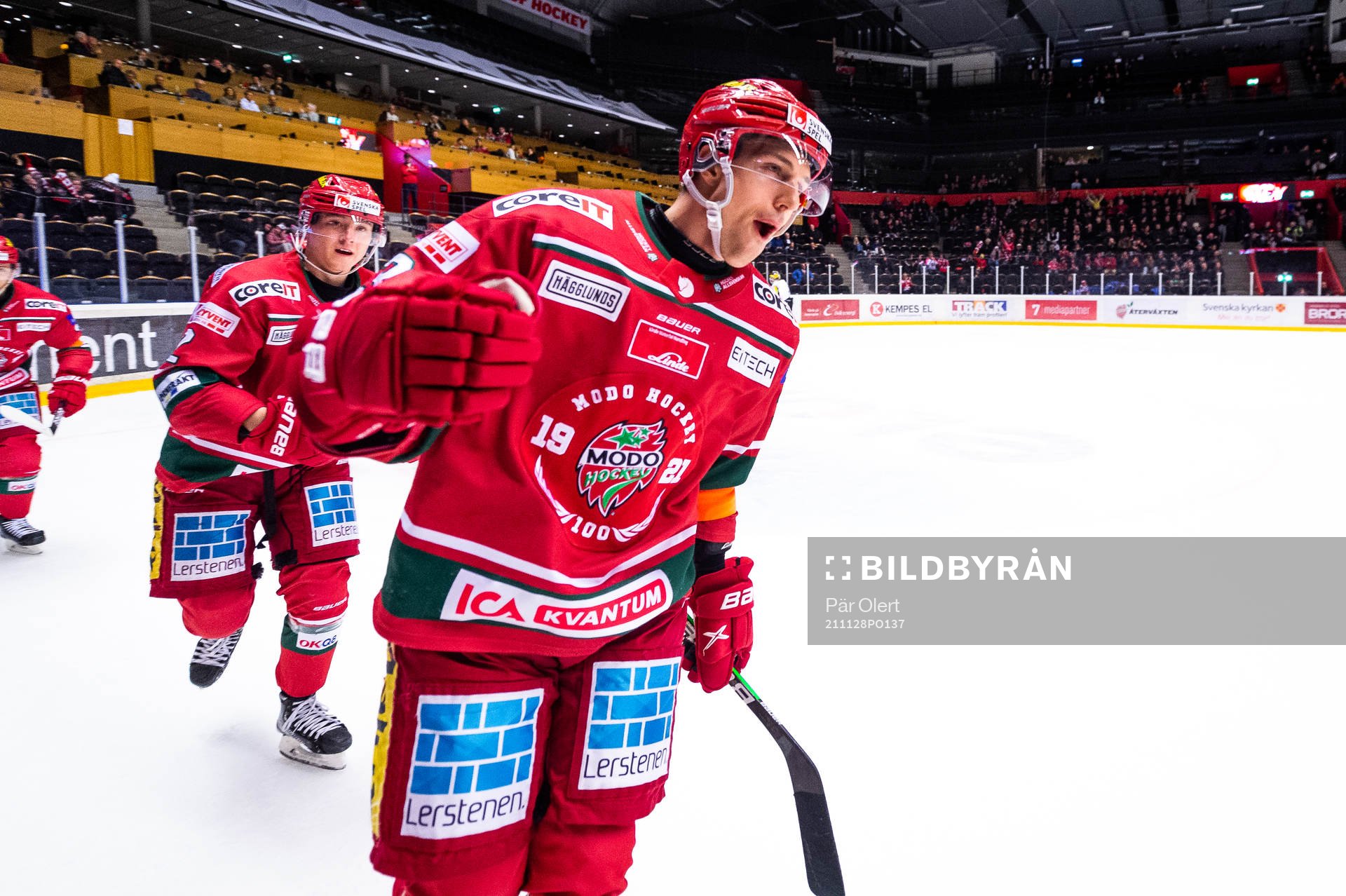 Modos Max Tjernström jublar