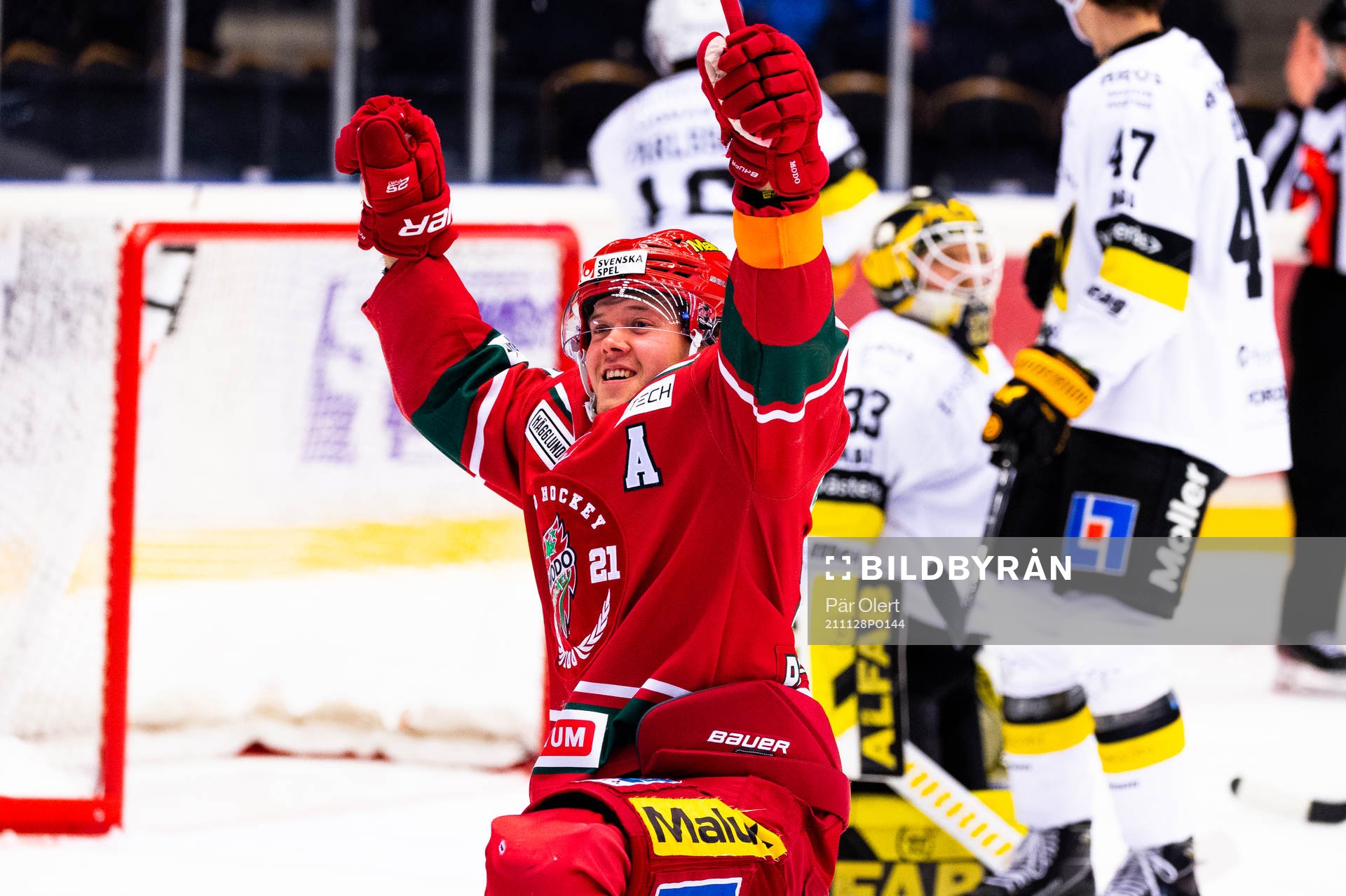 Modos Oscar Pettersson jublar