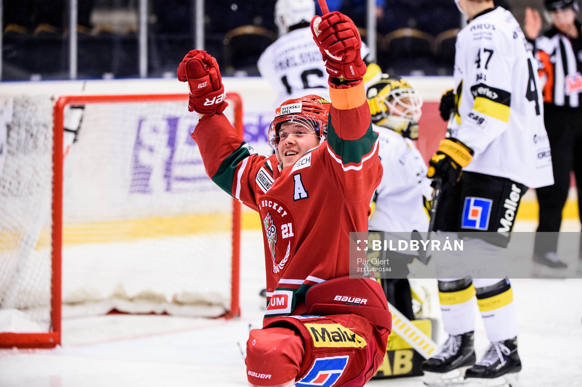 Modos Oscar Pettersson jublar