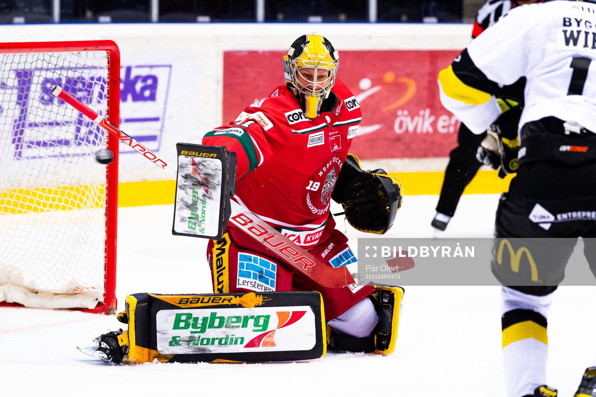 Modos målvakt Henrik Tikkanen