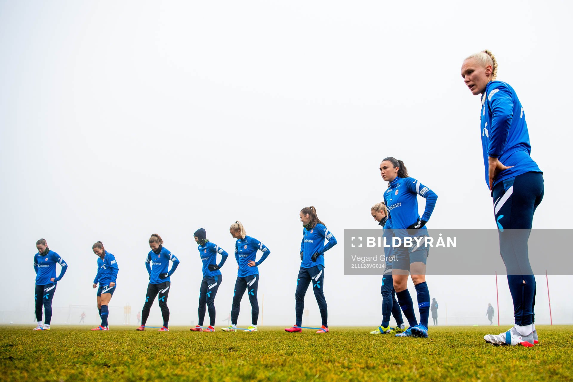 Ingrid Syrstad Engen, Maria Thorisdottir and players of the