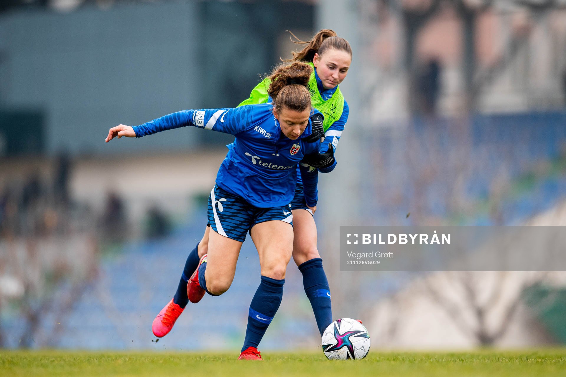 Synne Skinnes Hansen and Vilde Hasund of the Norwegian