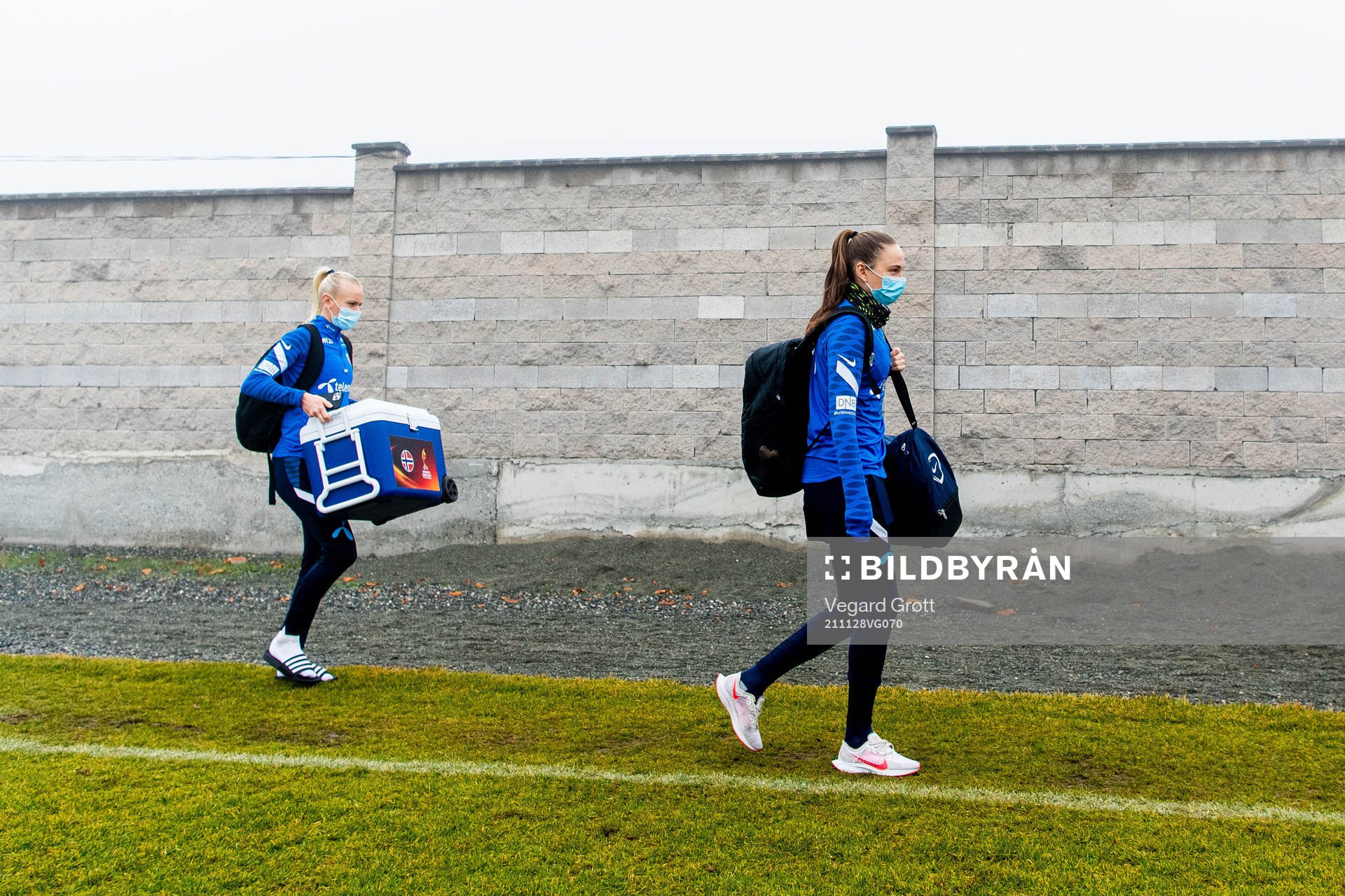 Karina Sævik and Vilde Hasund of the Norwegian women's