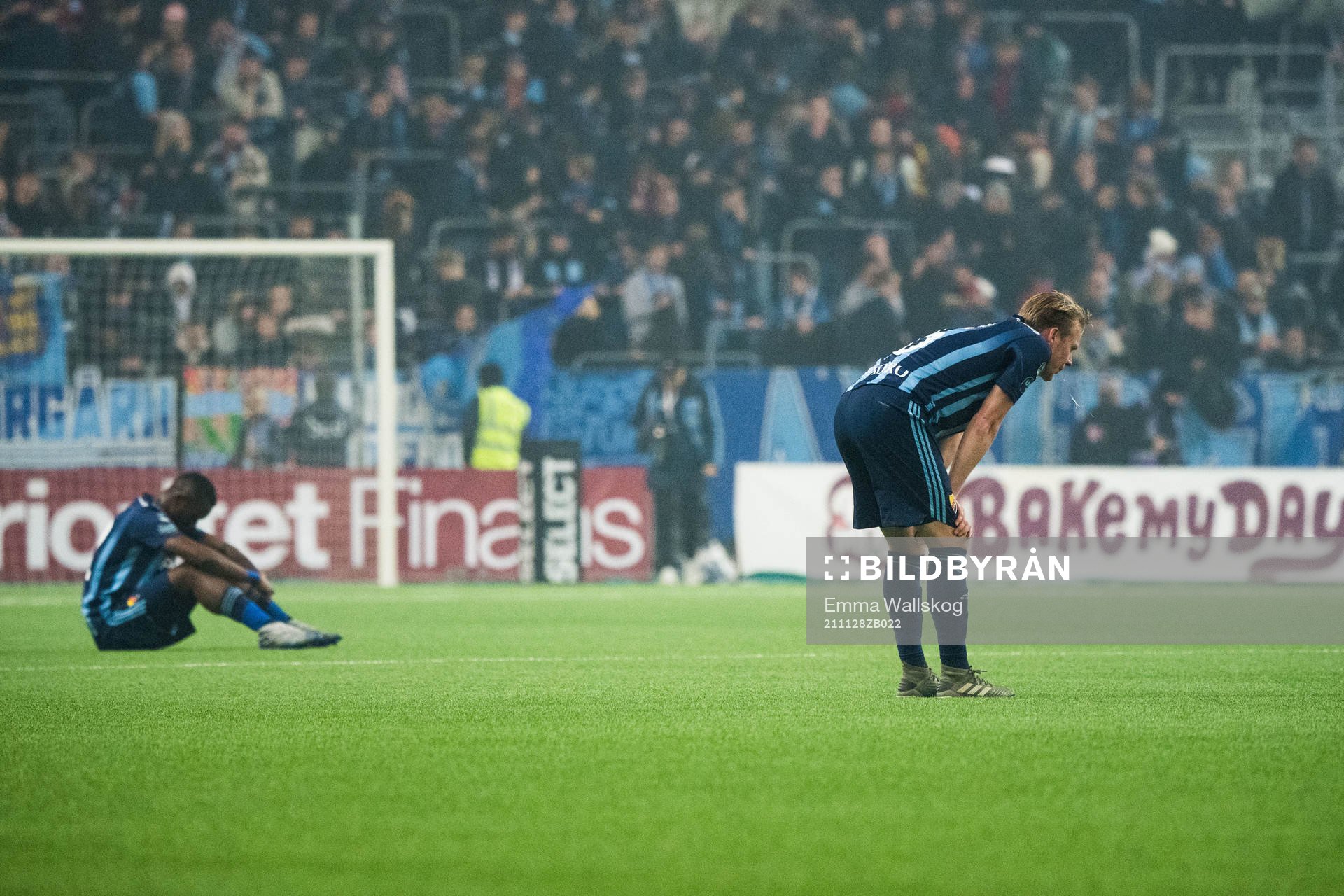 Djurgårdens Emmanuel Banda och Rasmus Schüller deppar