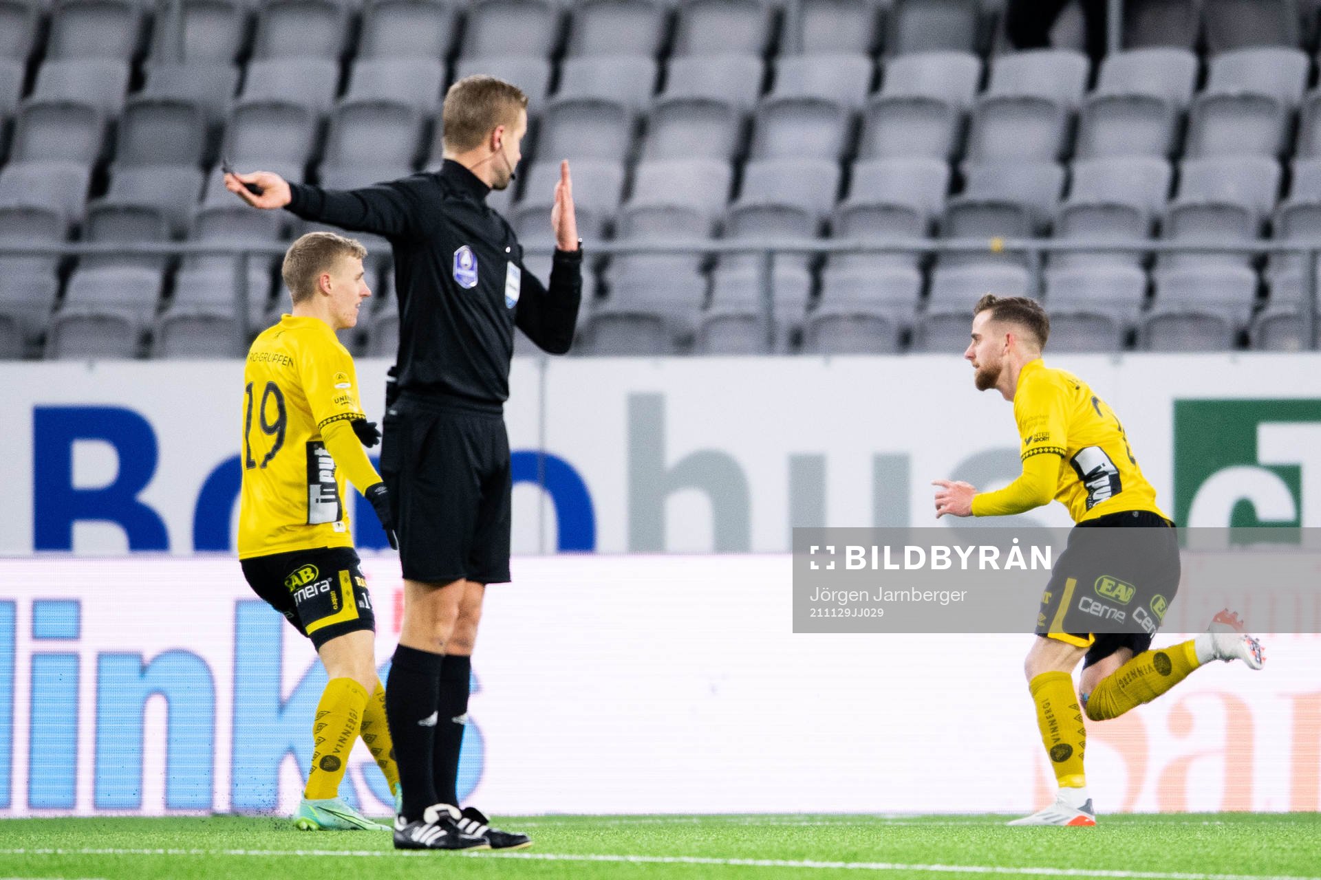 Elfsborgs Rasmus Alm jublar efter 2-1 under fotbollsmatchen i Allsvenskan mellan Elfsborg och AIK den 29 november 2021 i Borås. 