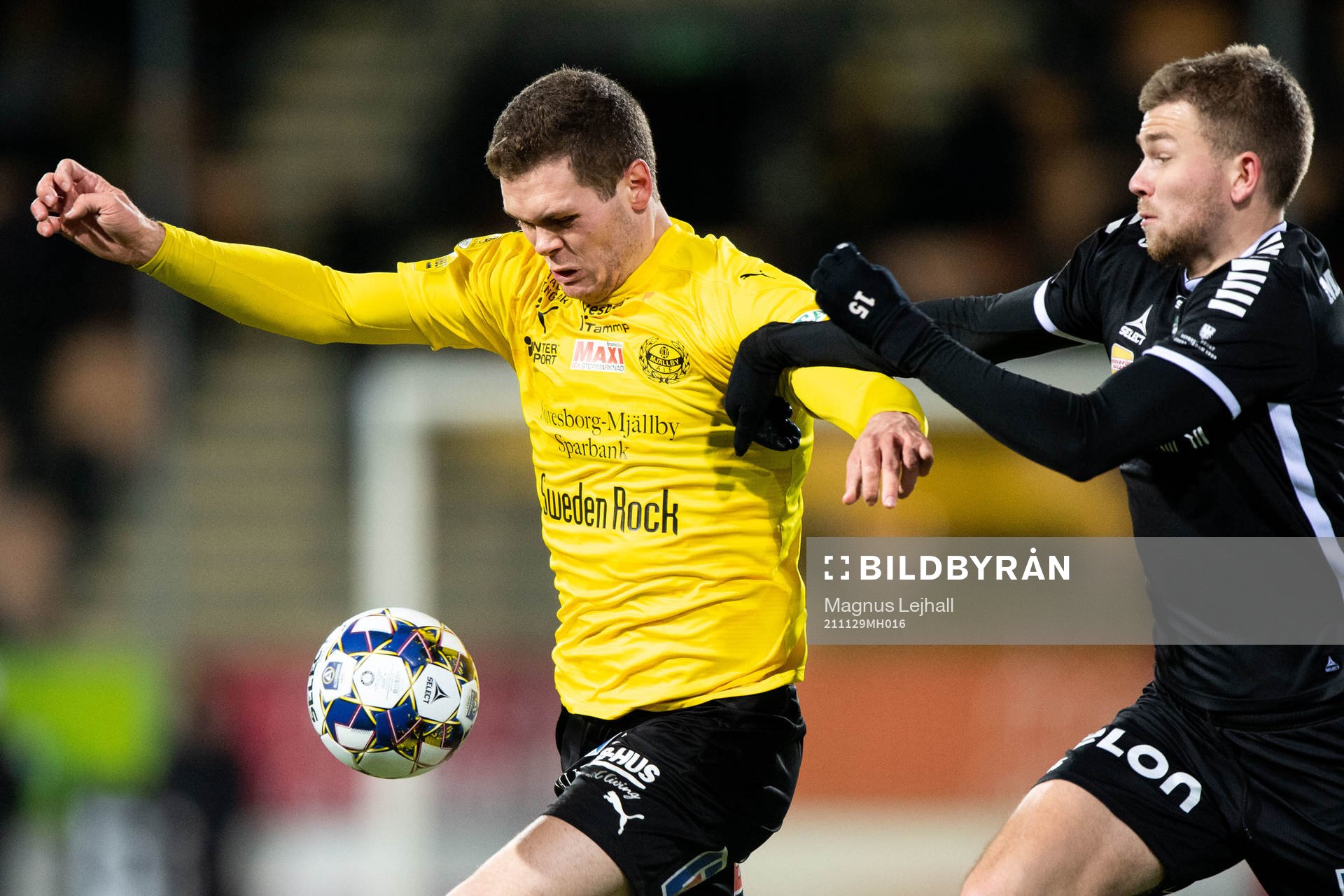 Mjällbys Jacob Bergström och Örebros Niclas Bergmark