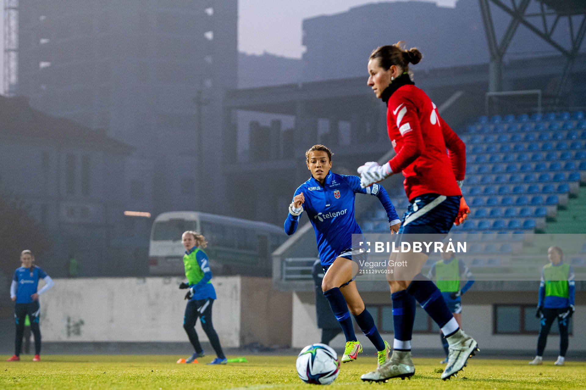 Celin Bizet Ildhusøy and goalkeeper Rugile Rulyte of the