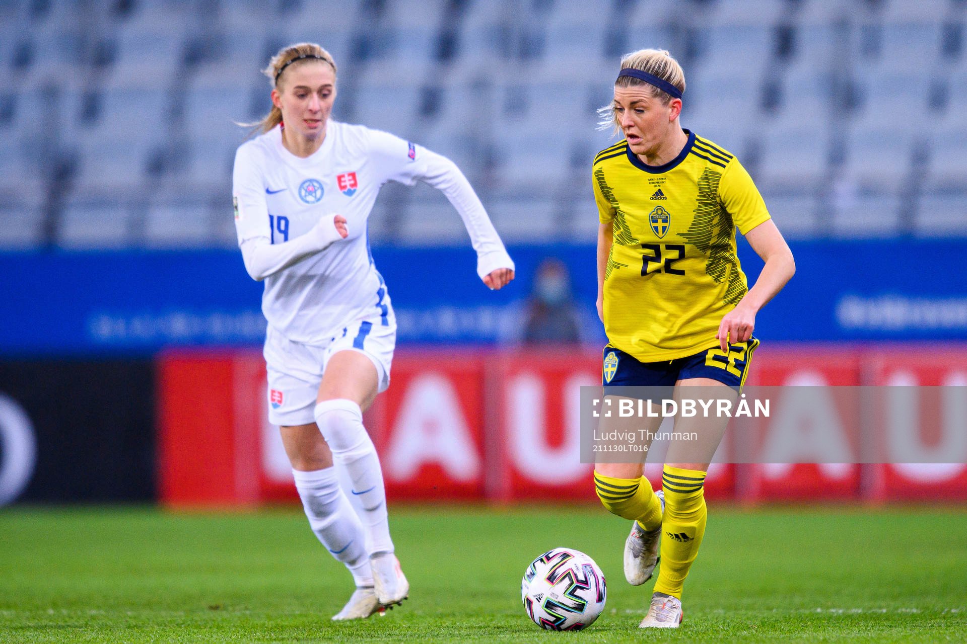 Ľudmila Matavkova of Slovakia and Olivia Schough of Sweden
